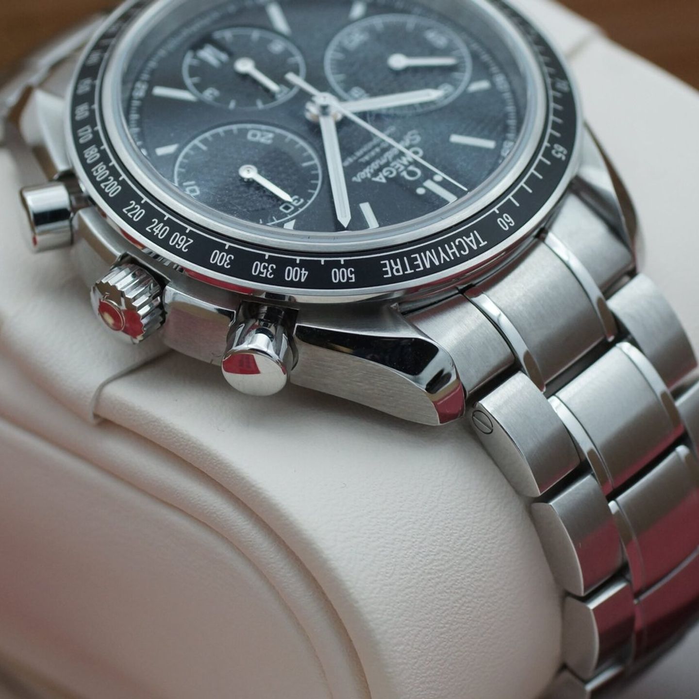 Omega Speedmaster Racing 326.30.40.50.01.001 (2025) - Zwart wijzerplaat 40mm Staal (8/8)