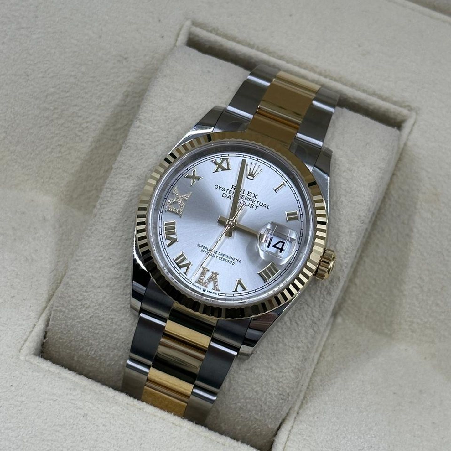 Rolex Datejust 126233 (2025) - 36mm Goud/Staal (7/10)