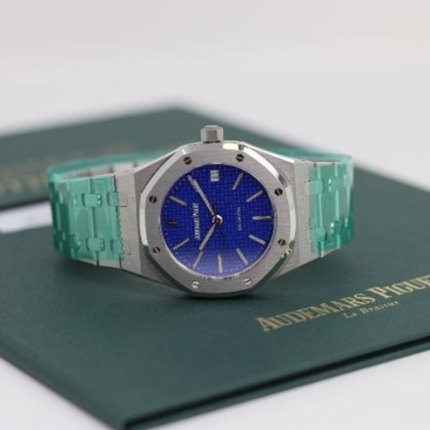 Audemars Piguet Royal Oak 14790ST (2002) - Blue dial 36 mm Steel case (2/7)