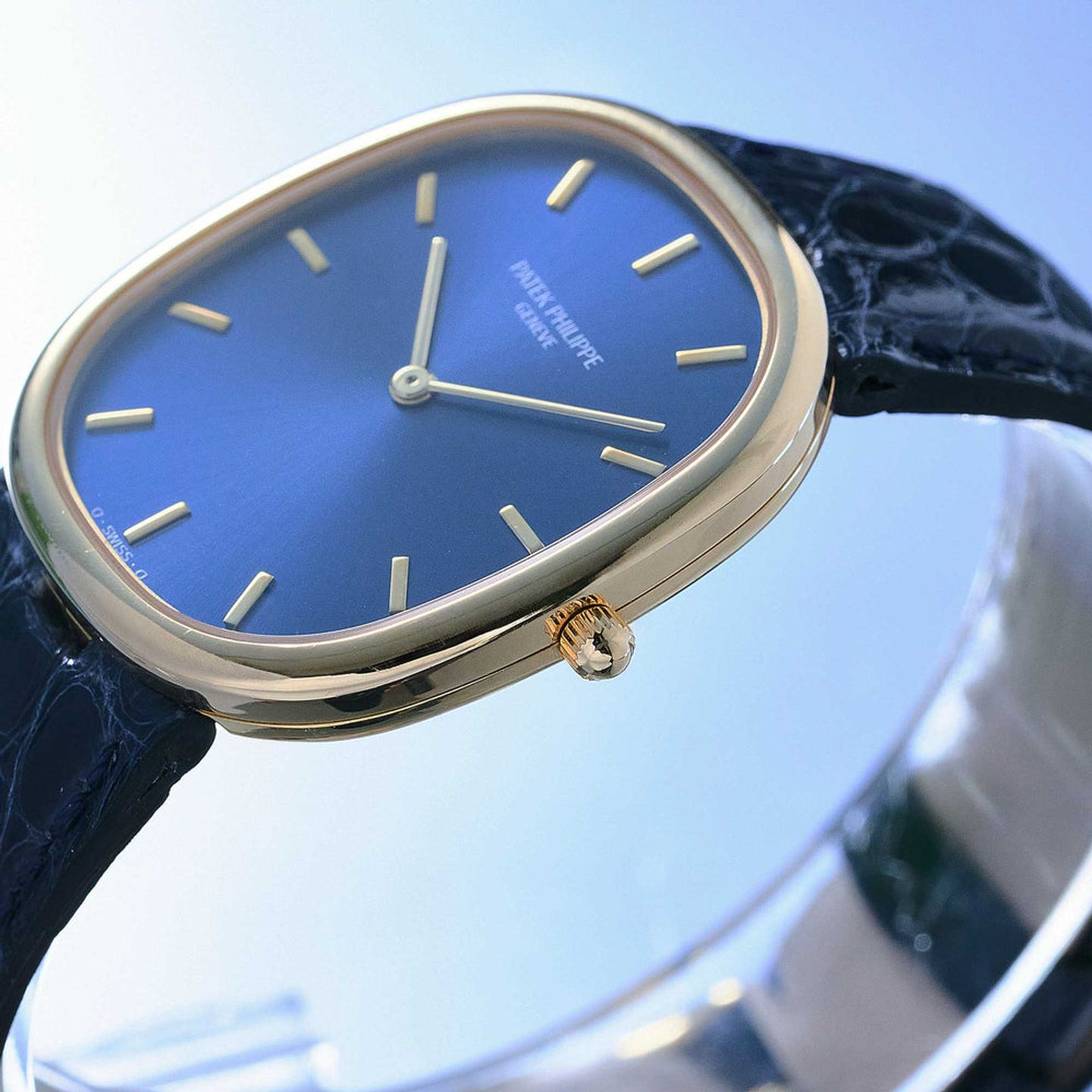 Patek Philippe Golden Ellipse 3738/100 (1992) - Blauw wijzerplaat 35mm Geelgoud (5/8)