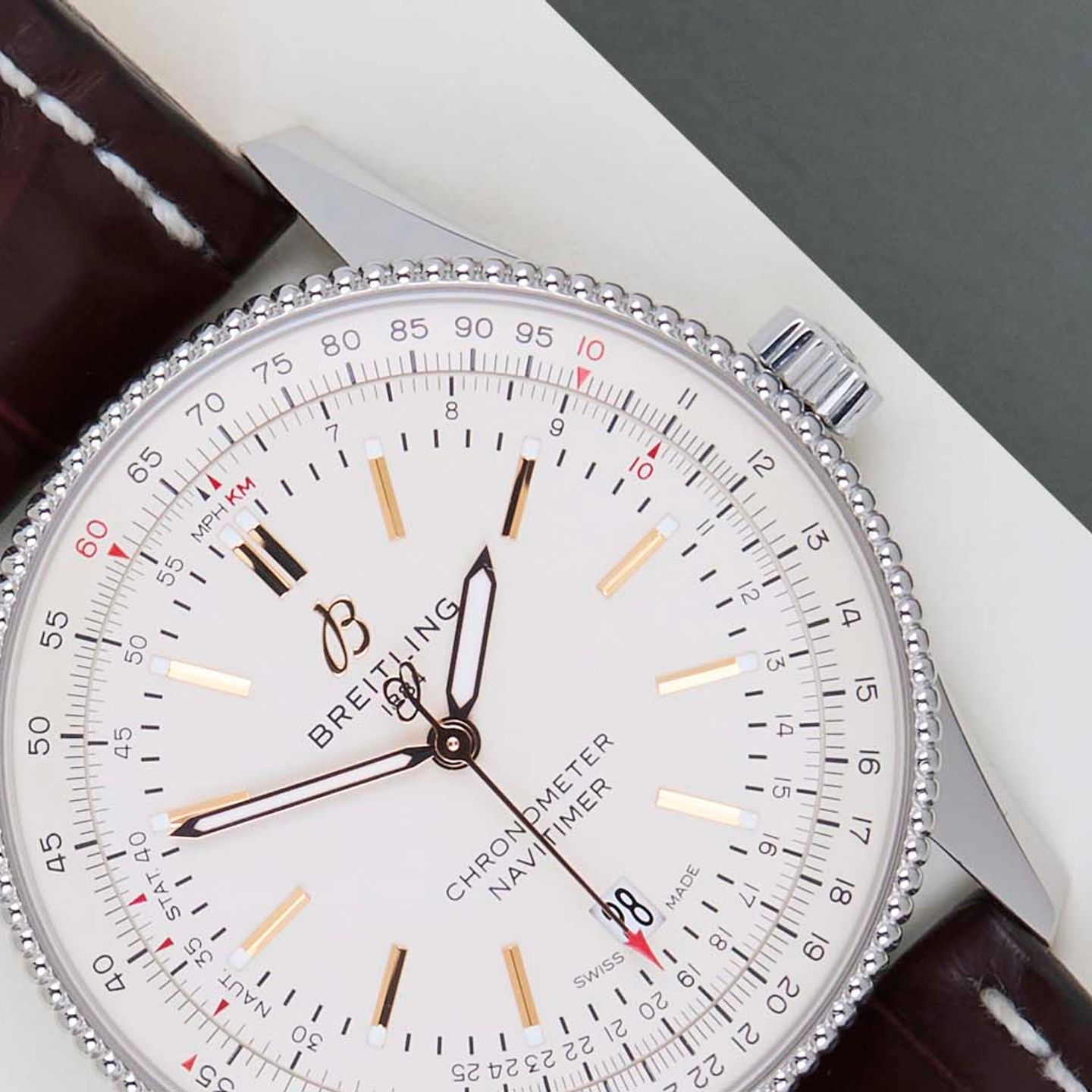Breitling Navitimer A17326211G1P2 (2023) - Silver dial 41 mm Steel case (3/8)
