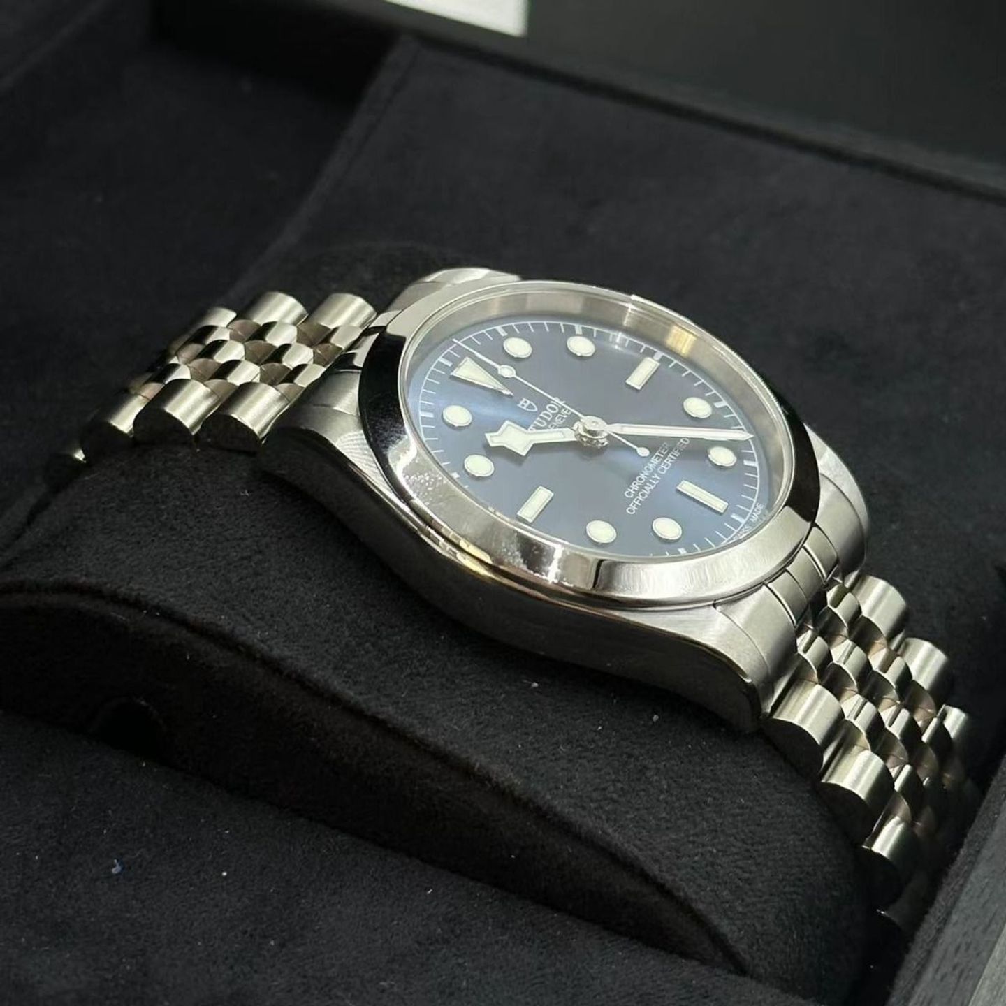 Tudor Black Bay 79660-0002 (2024) - Blue dial 39 mm Steel case (7/8)