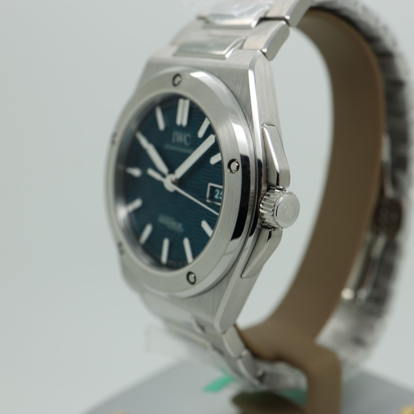 IWC Ingenieur Automatic IW328903 (2025) - Blue dial 40 mm Steel case (4/8)