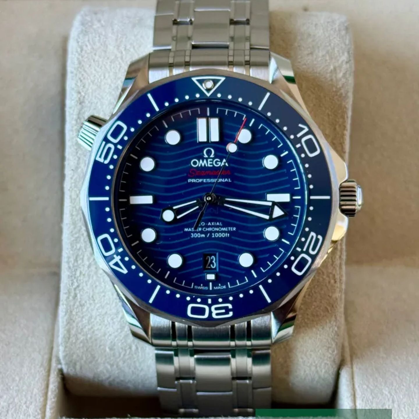Omega Seamaster Diver 300 M 210.30.42.20.03.001 (2026) - Blauw wijzerplaat 42mm Staal (2/7)