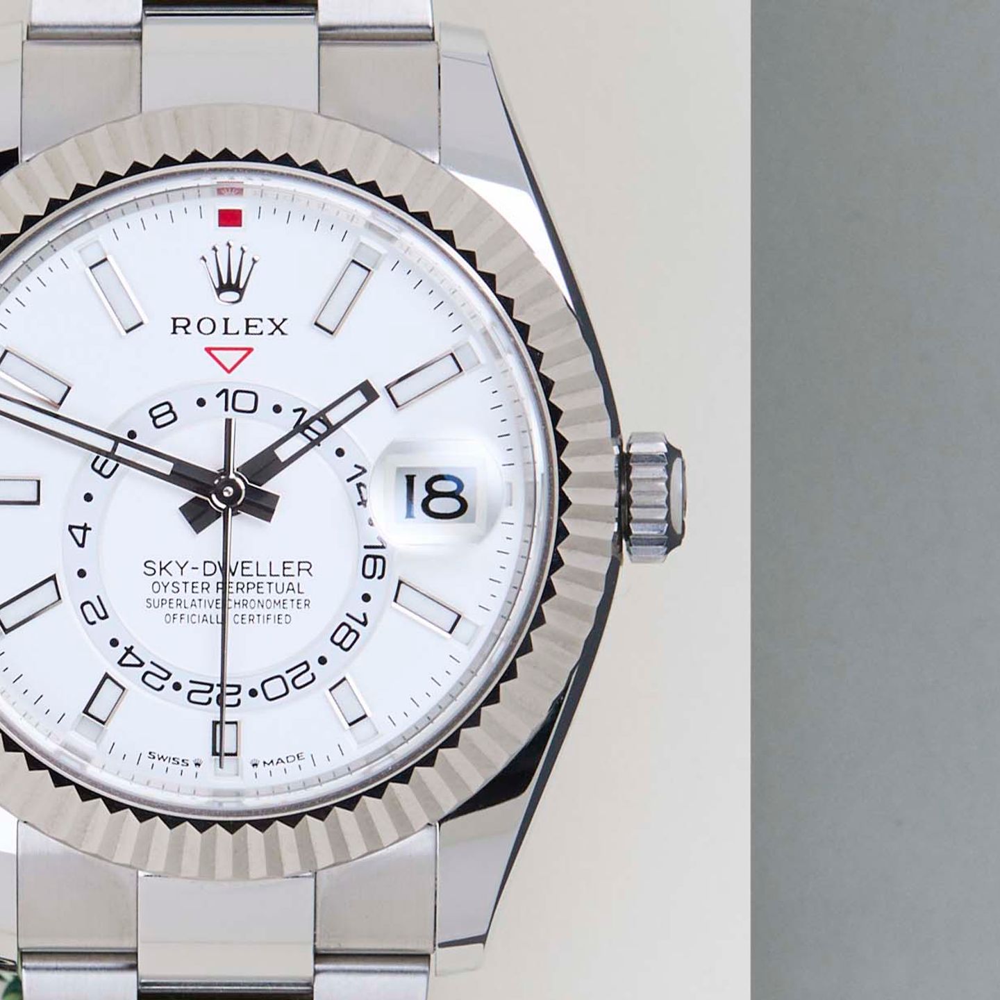 Rolex Sky-Dweller 336934 (2024) - White dial 42 mm Gold/Steel case (5/8)