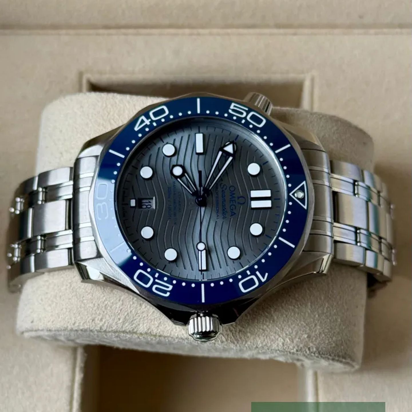 Omega Seamaster Diver 300 M 210.30.42.20.06.001 - (4/7)