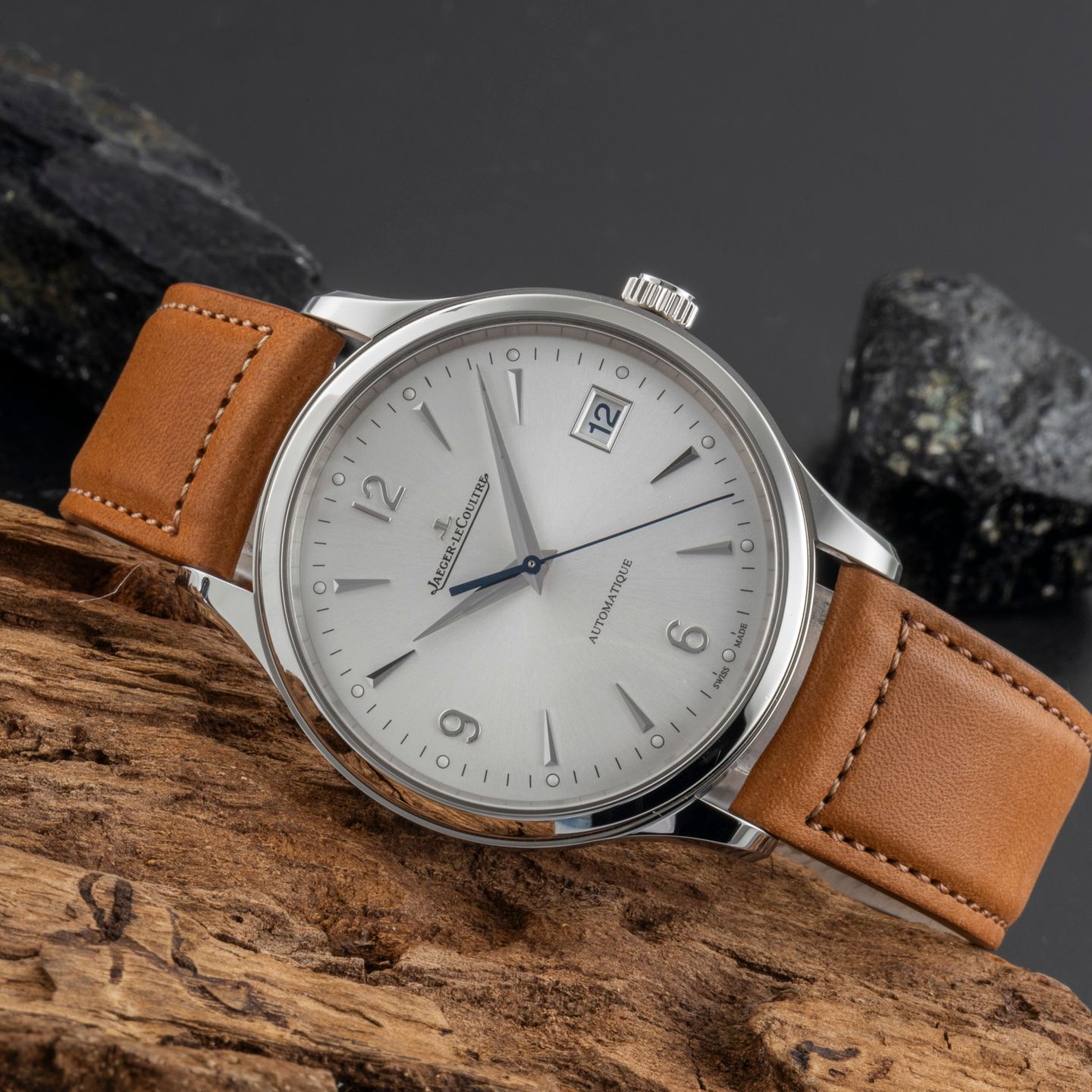 Jaeger-LeCoultre Master Control Date Q4018420 (Unknown (random serial)) - Silver dial 40 mm Steel case (2/8)