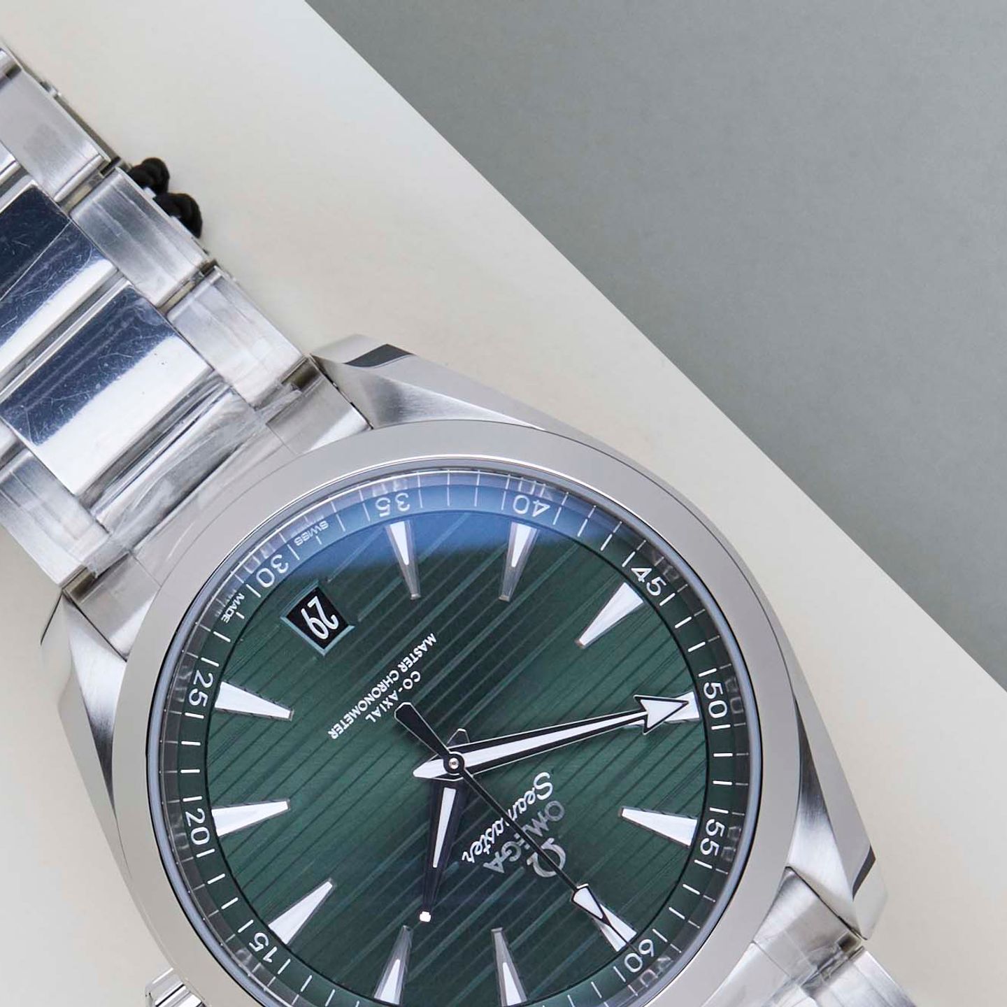 Omega Seamaster Aqua Terra 220.10.41.21.10.001 (2025) - Groen wijzerplaat 41mm Staal (4/8)