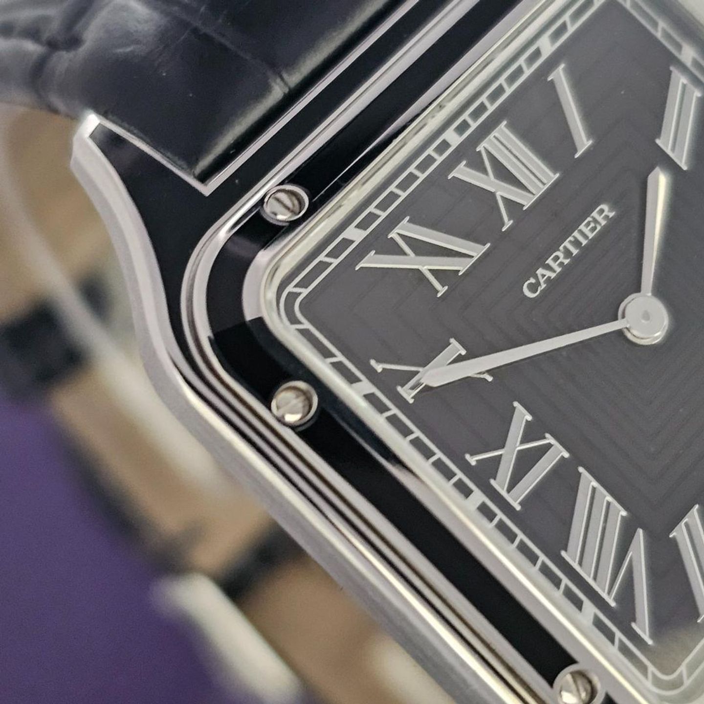 Cartier Santos Dumont WSSA0046 (2024) - Zwart wijzerplaat 44mm Staal (2/4)