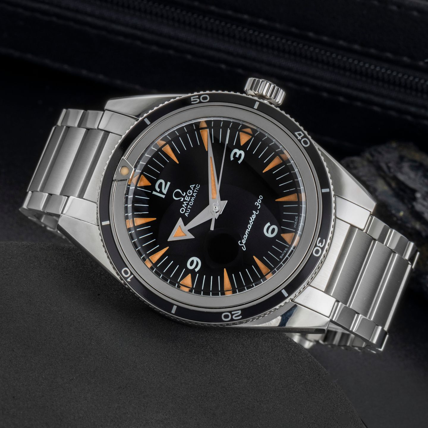 Omega Seamaster 300 234.10.39.20.01.001 - (2/8)