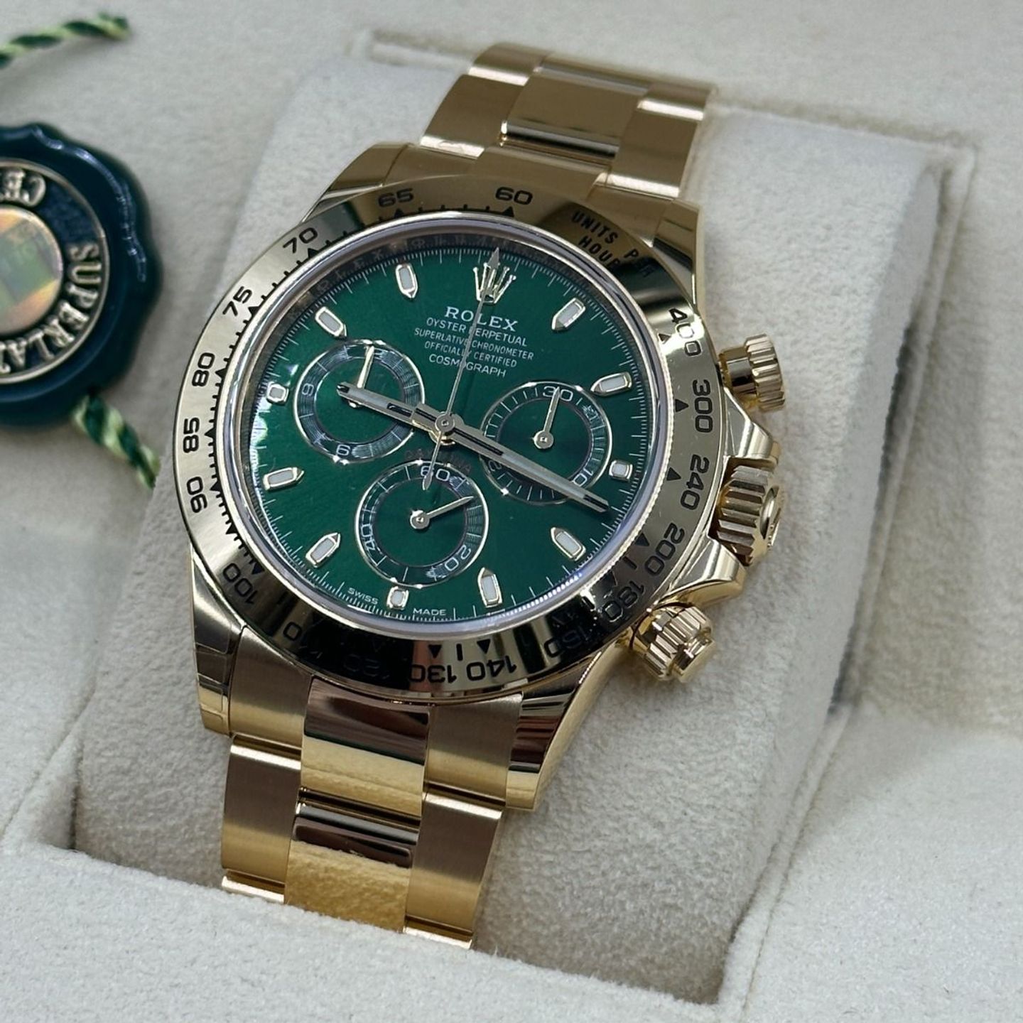 Rolex Daytona 116508 (2023) - Green dial 40 mm Yellow Gold case (6/8)