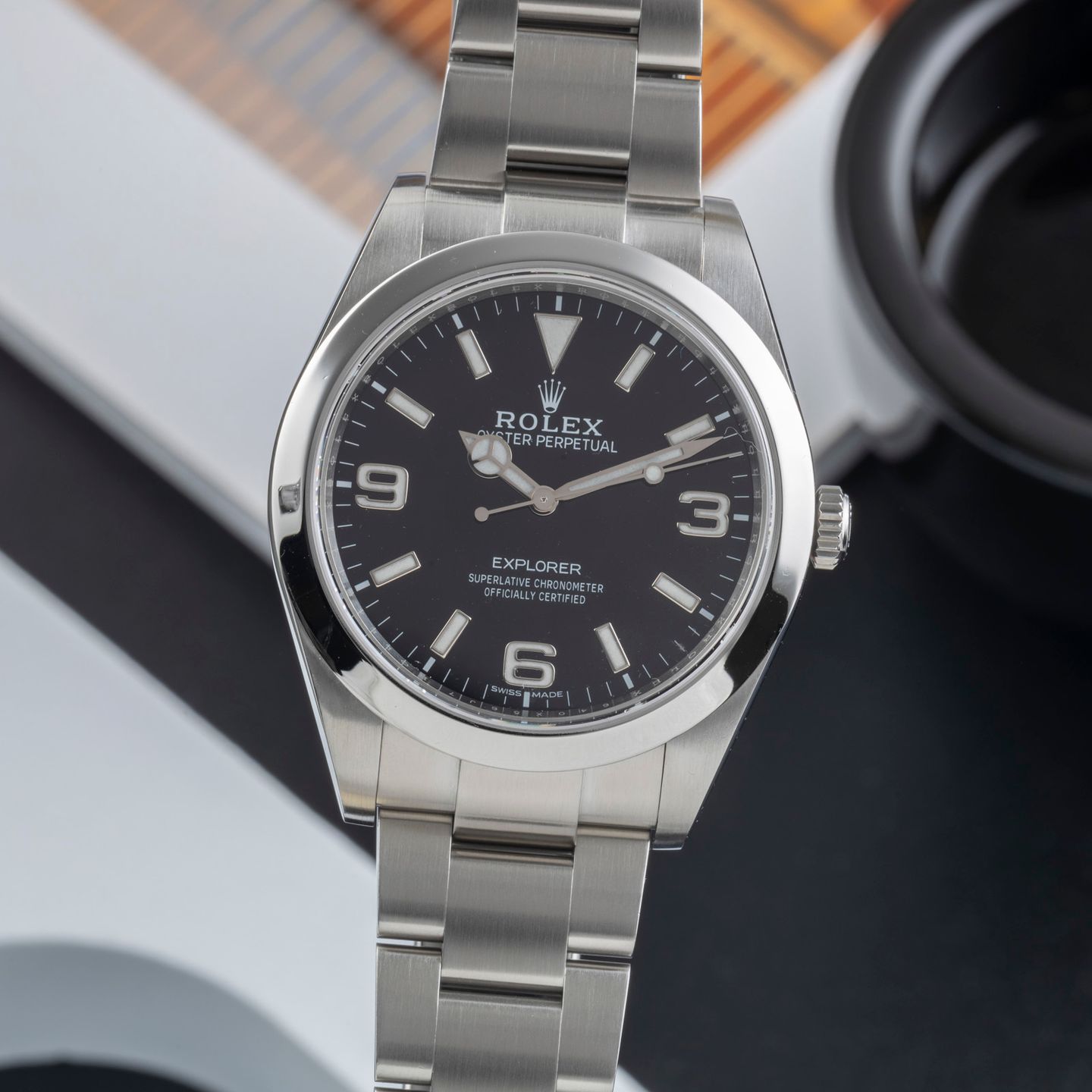 Rolex Explorer 214270 (2014) - Zwart wijzerplaat 39mm Staal (3/8)