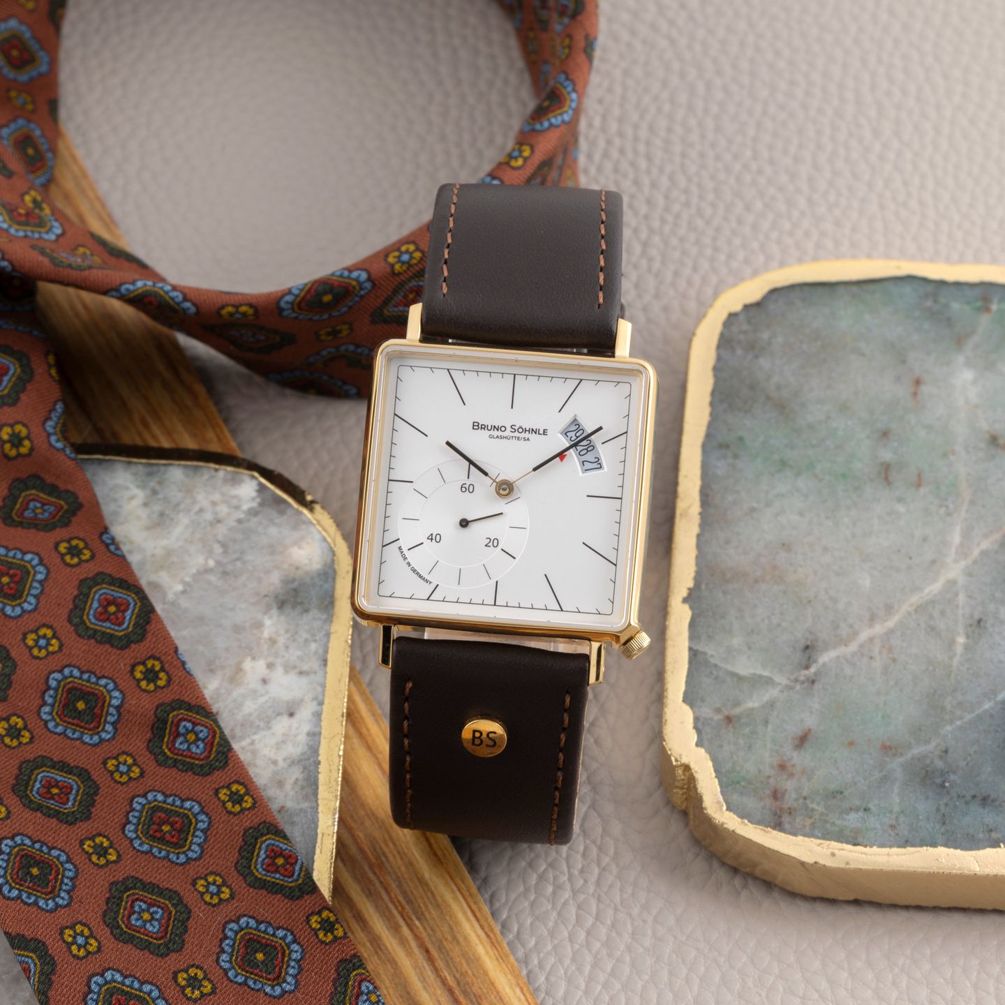 Unknown Unknown 17-33072-241 (2025) - (1/8)