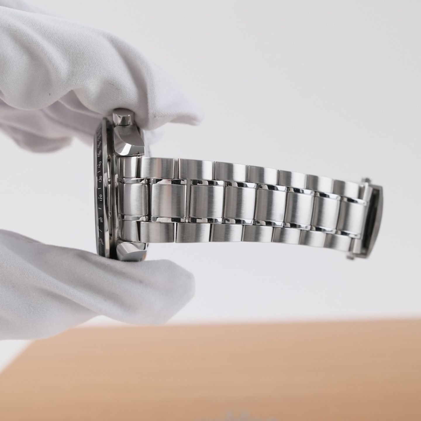 Omega Speedmaster Date 323.30.40.40.06.001 (2016) - Grey dial 40 mm Steel case (8/8)