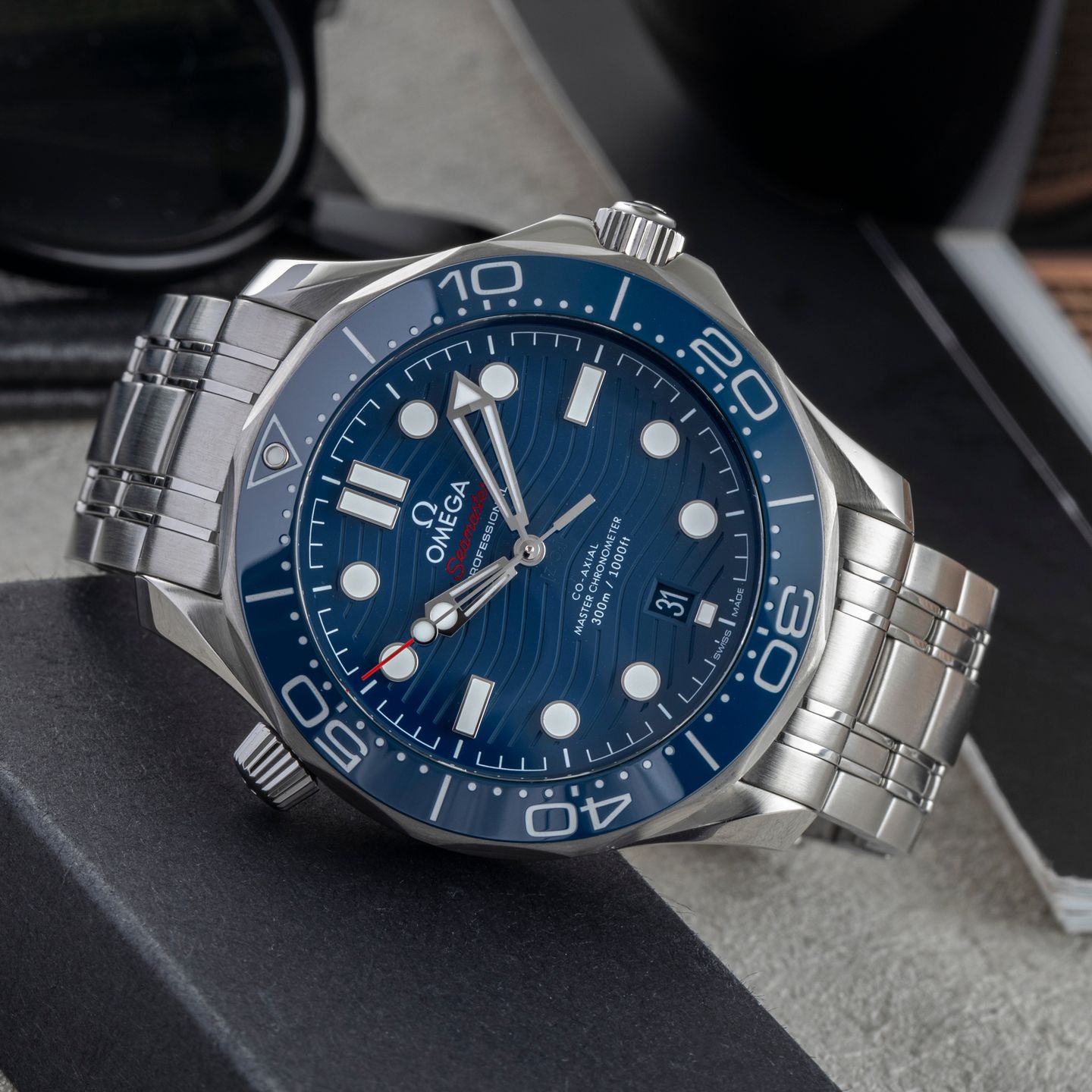 Omega Seamaster Diver 300 M 210.30.42.20.03.001 - (2/8)