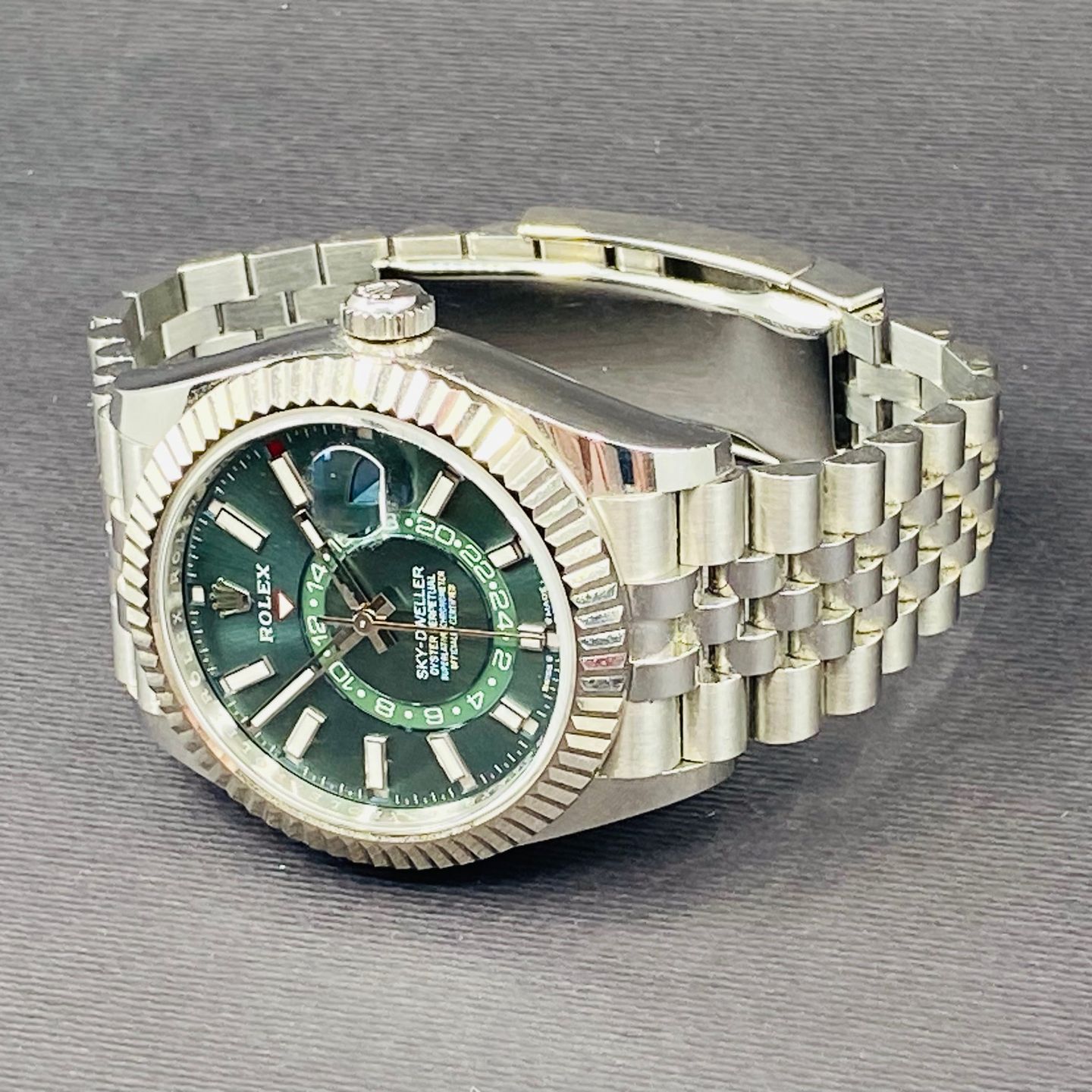 Rolex Sky-Dweller 336934 (2024) - Green dial 42 mm Steel case (4/8)