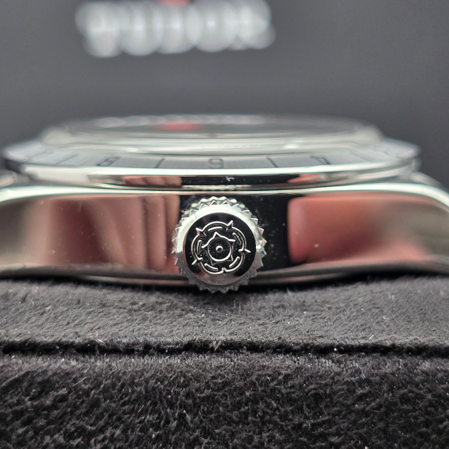 Tudor Black Bay 79470 (2026) - Black dial 39 mm Steel case (5/8)