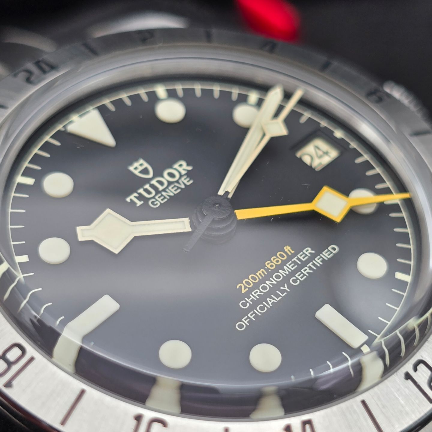 Tudor Black Bay 79470 (2026) - Black dial 39 mm Steel case (4/8)
