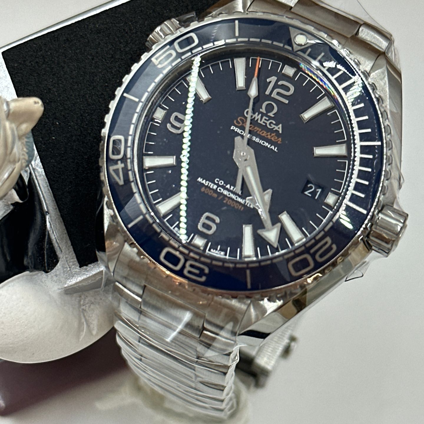 Omega Seamaster Planet Ocean 215.30.40.20.03.001 - (1/8)