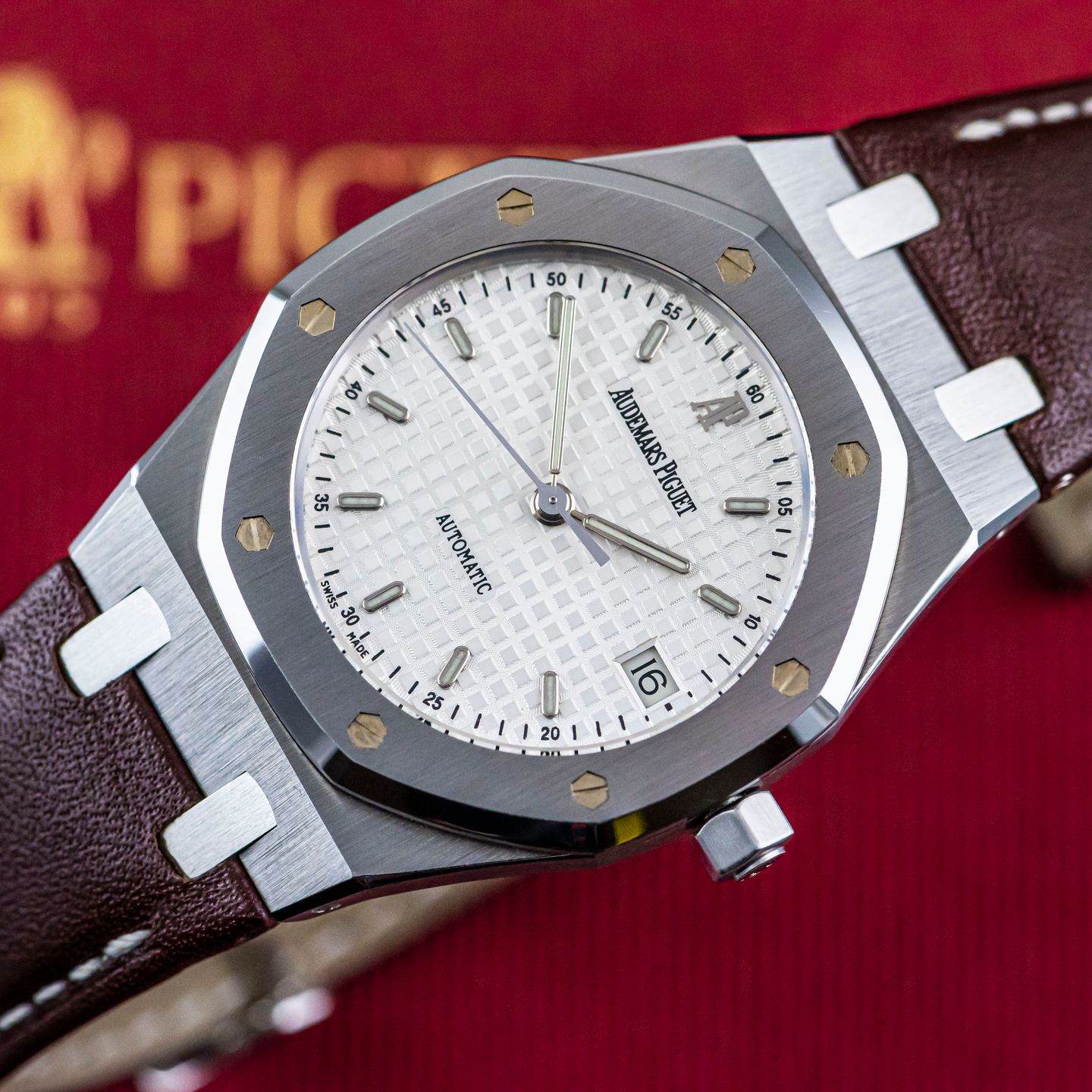 Audemars Piguet Royal Oak 15189ST.OO.D083CU.01 (2005) - Wit wijzerplaat 37mm Staal (1/8)