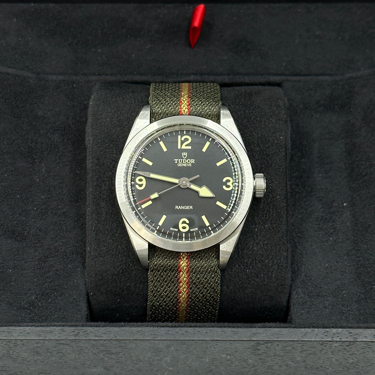 Tudor Ranger 79950 (2023) - Black dial 39 mm Steel case (3/8)