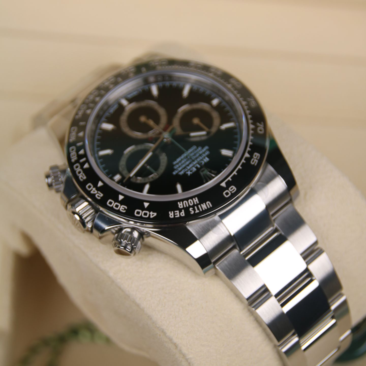 Rolex Daytona 126500LN (2025) - Black dial 40 mm Steel case (3/4)