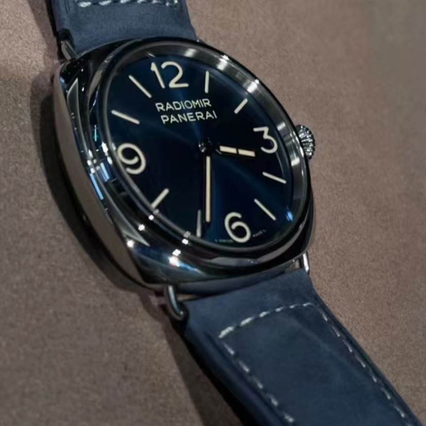 Panerai Radiomir PAM01383 (2025) - Blauw wijzerplaat 45mm Staal (2/5)