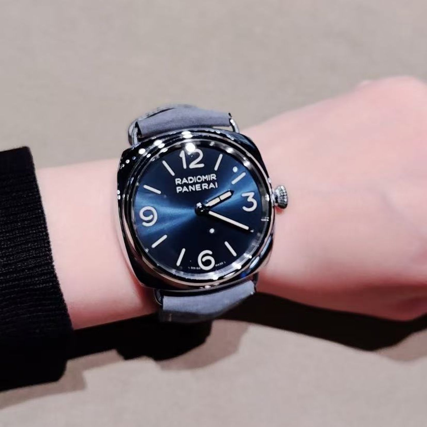 Panerai Radiomir PAM01383 (2025) - Blauw wijzerplaat 45mm Staal (5/5)
