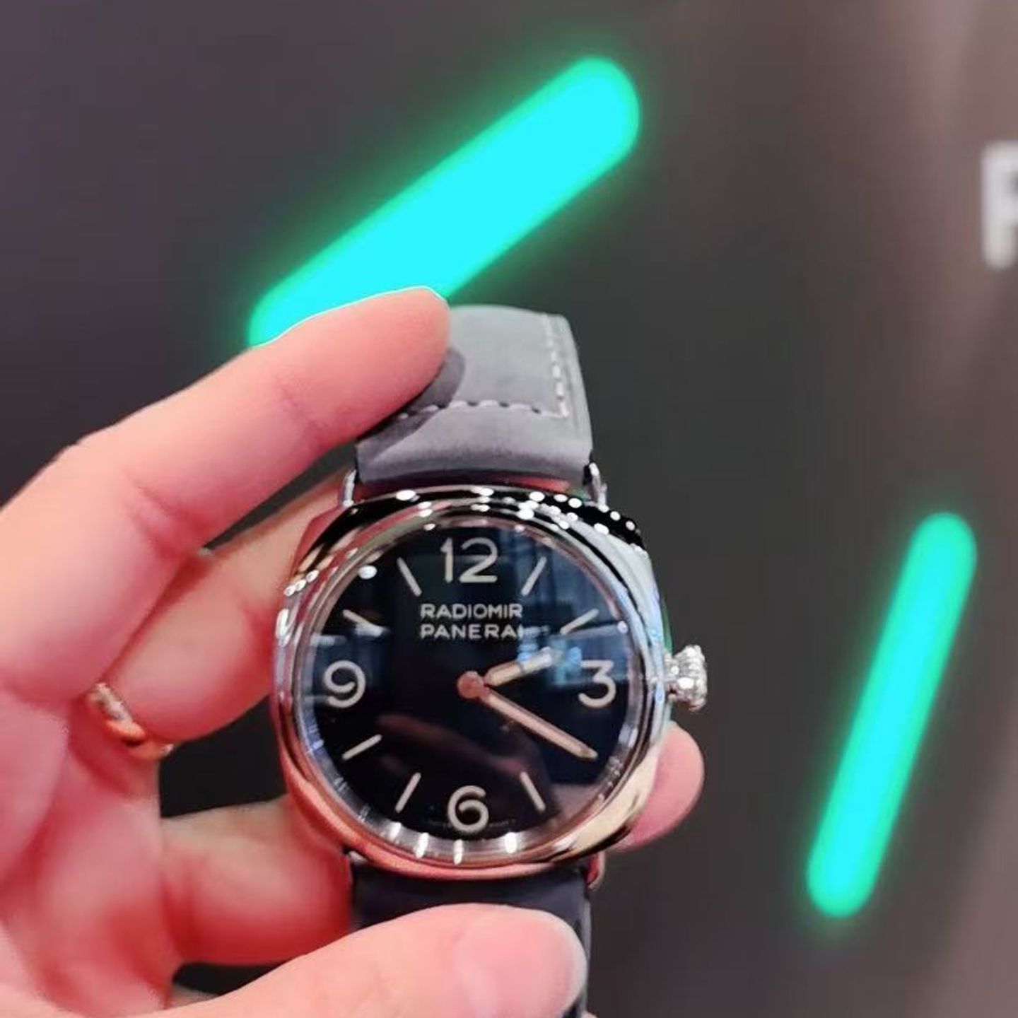 Panerai Radiomir PAM01383 (2025) - Blauw wijzerplaat 45mm Staal (4/5)