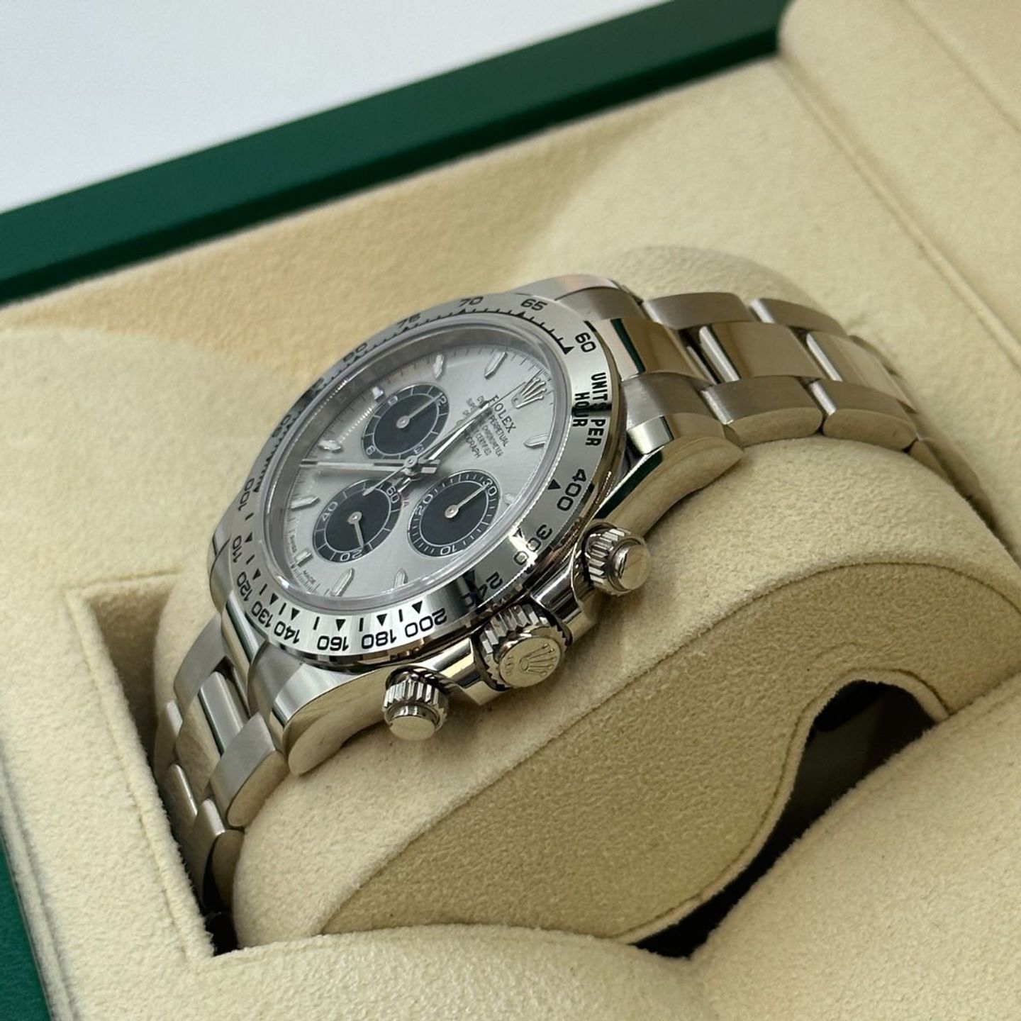 Rolex Daytona 126509 (2024) - Silver dial 40 mm White Gold case (6/8)