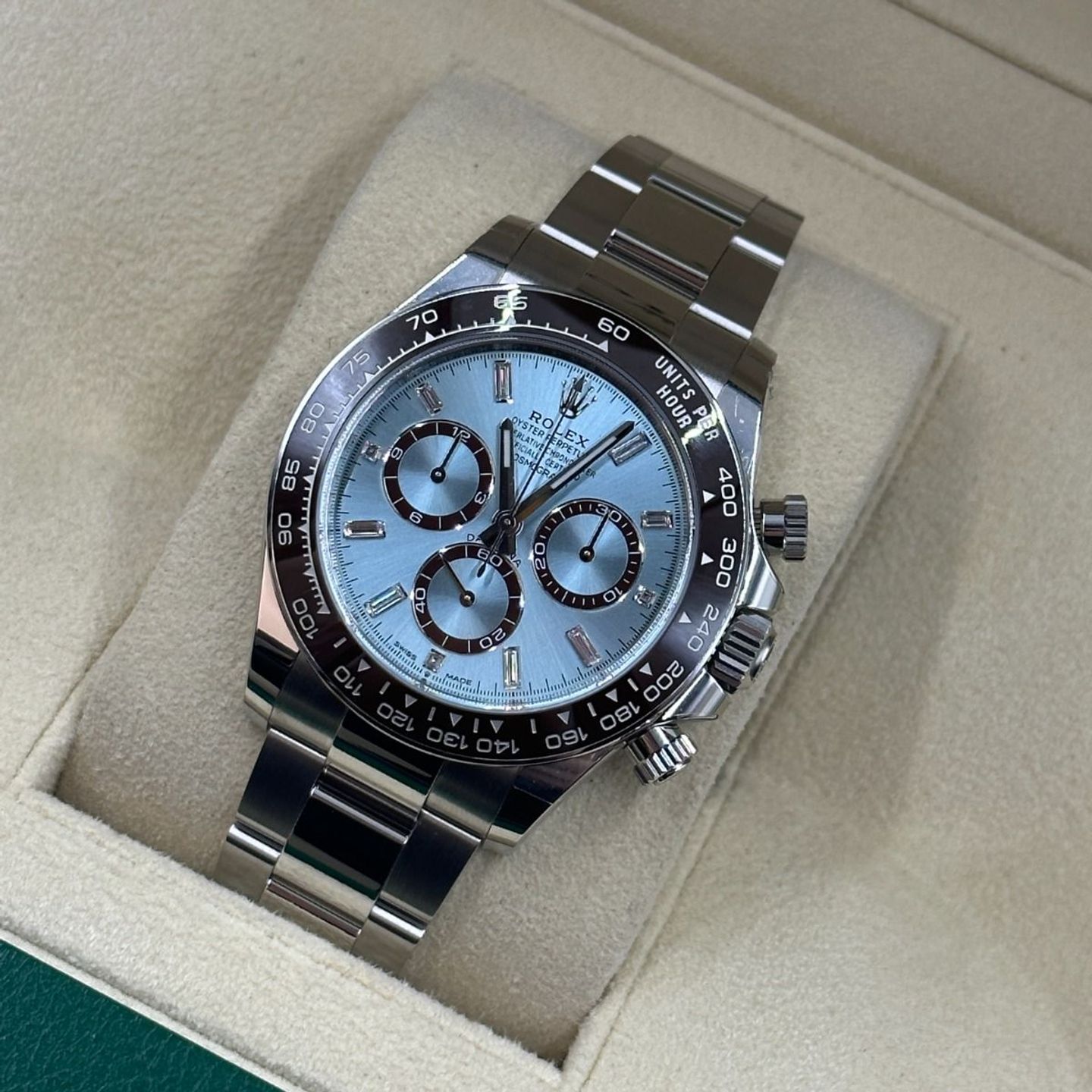 Rolex Daytona 126506 (2024) - Blue dial 40 mm Platinum case (8/8)