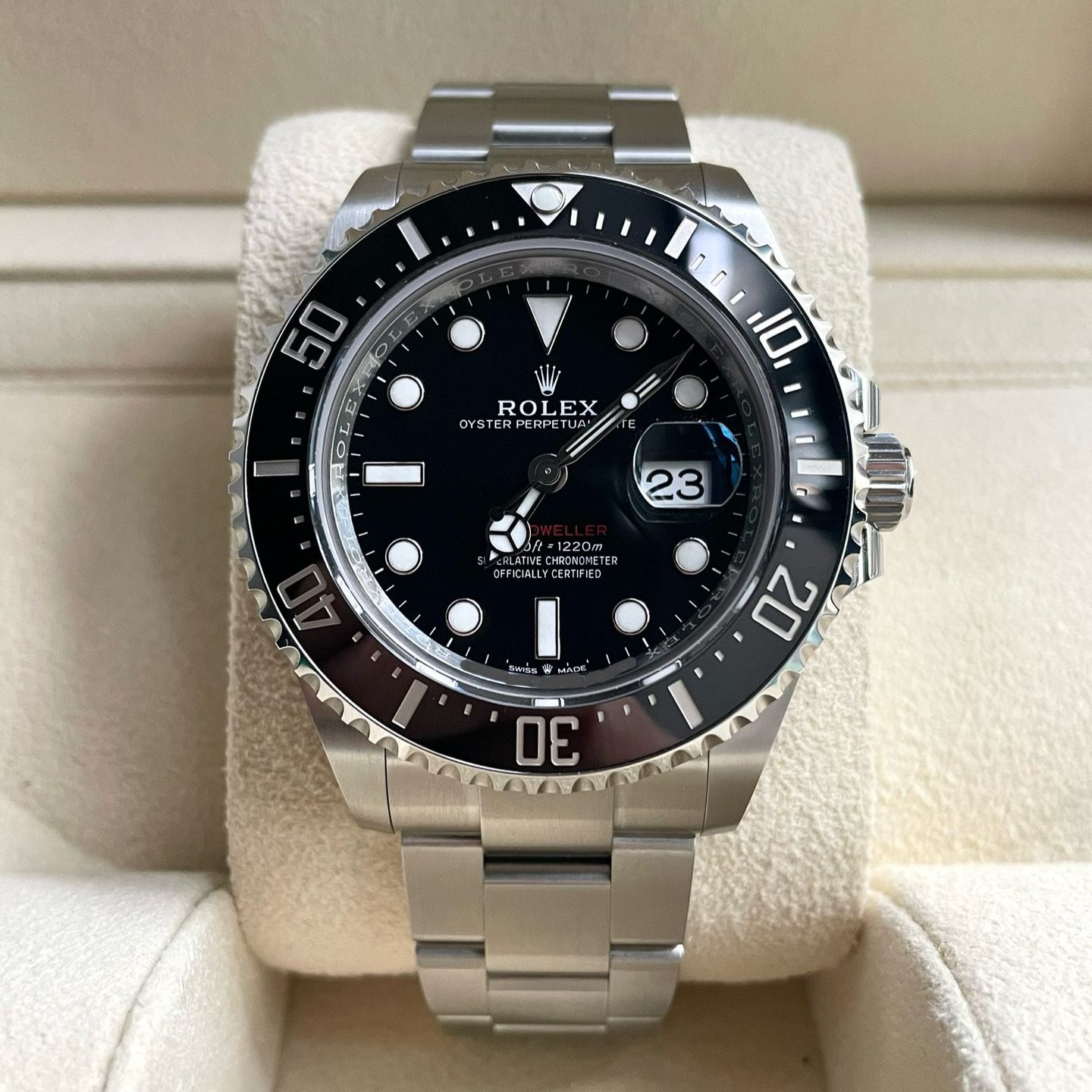 Rolex Sea-Dweller 126600 (2021) - Black dial 43 mm Steel case (1/6)