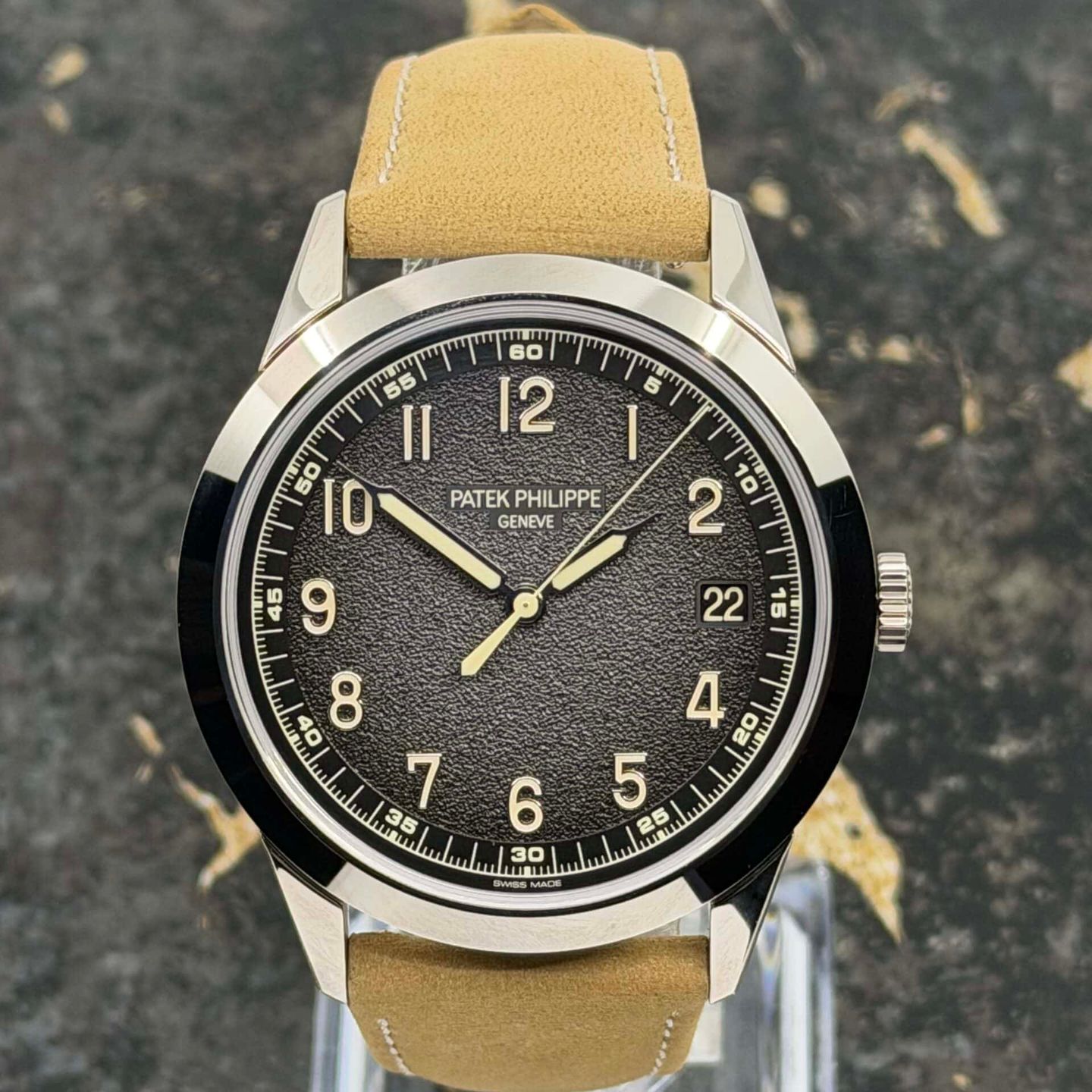Patek Philippe Calatrava 5226G-001 - (2/8)