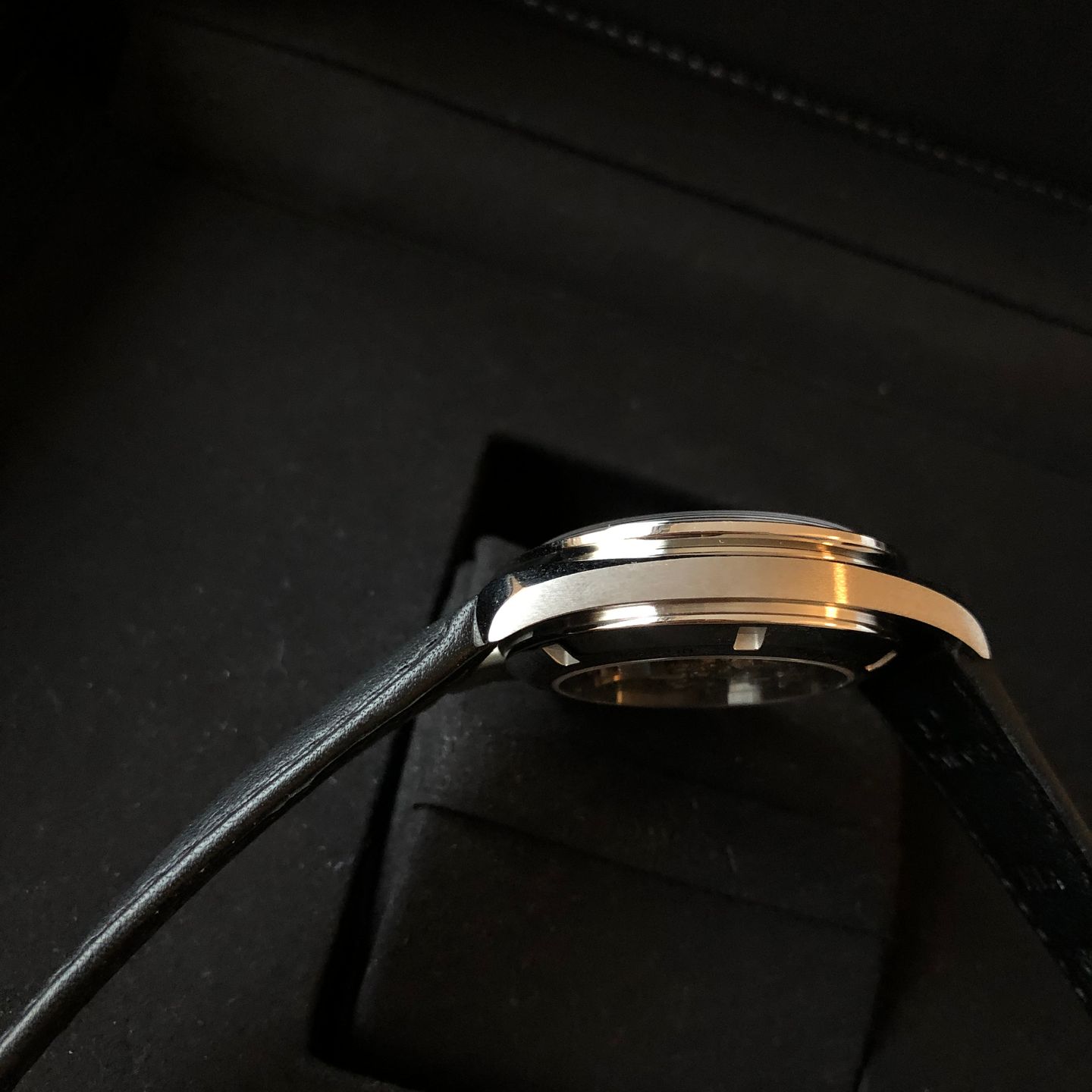 Omega Speedmaster Professional Moonwatch 310.32.42.50.01.002 (Unknown (random serial)) - Black dial 42 mm Steel case (2/7)