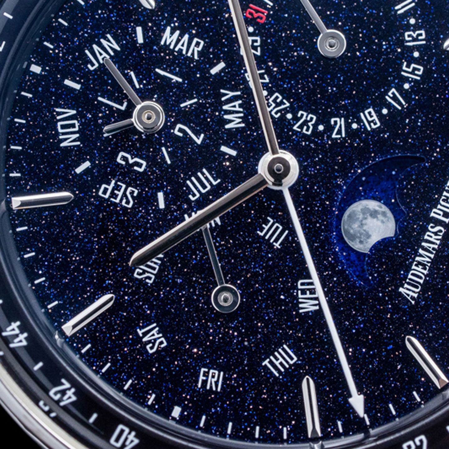 Audemars Piguet CODE 11.59 26394BC.OO.D027KB.01 (Unknown (random serial)) - Blue dial 41 mm White Gold case (3/4)