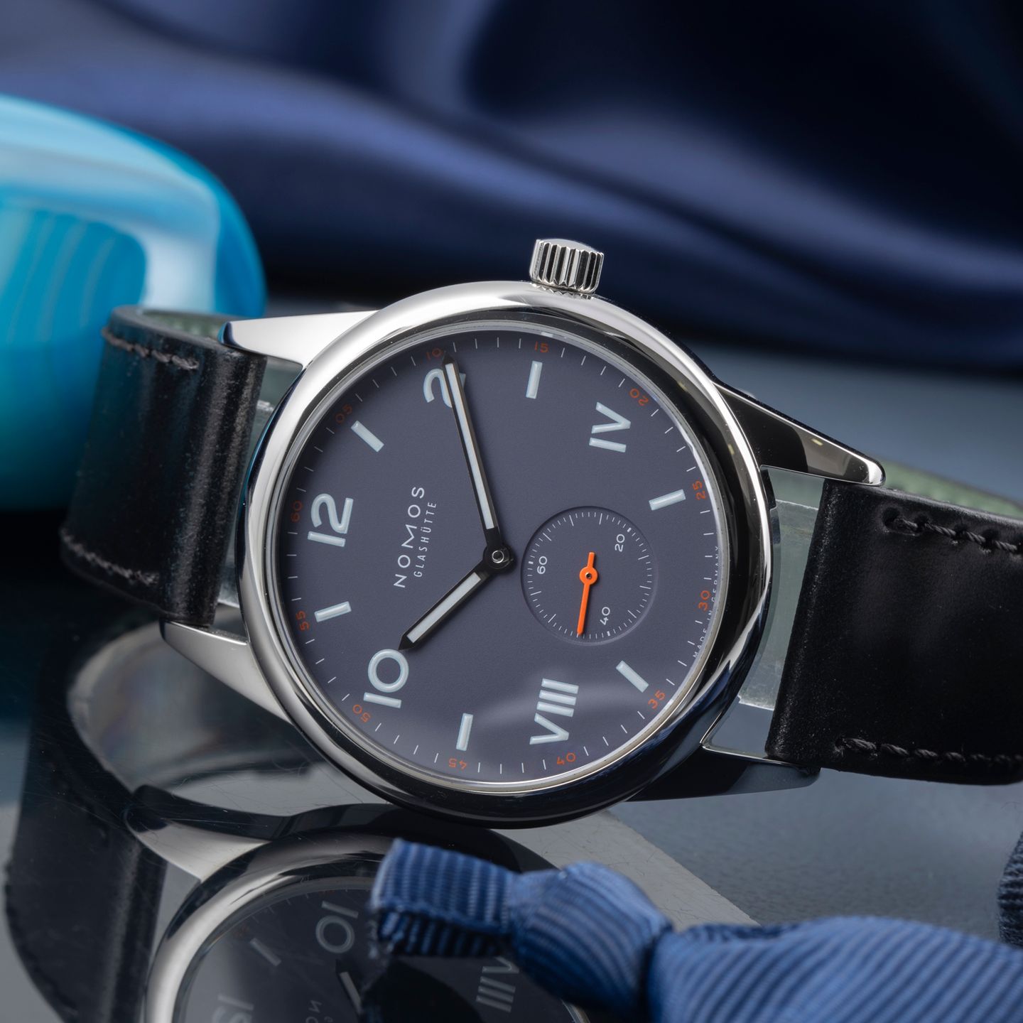 NOMOS Club Campus 730 (2023) - Blue dial 39 mm Steel case (2/8)