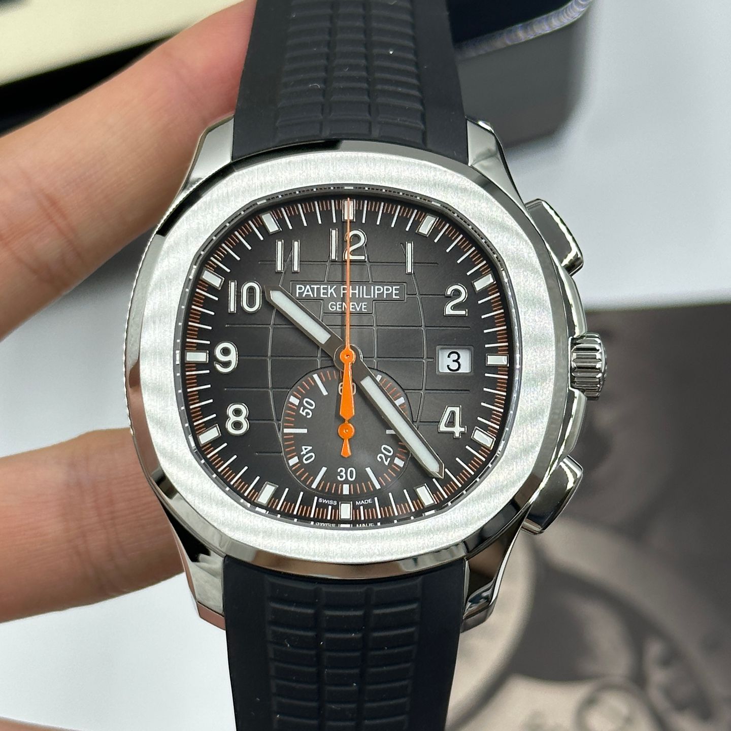 Patek Philippe Aquanaut 5968A-001 (2024) - Zwart wijzerplaat 42mm Staal (6/8)