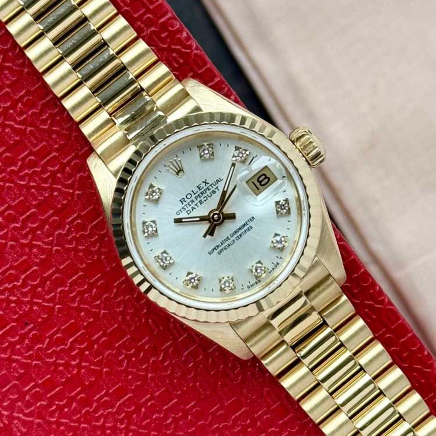 Rolex Lady-Datejust 69178 (1991) - Zilver wijzerplaat 26mm Geelgoud (3/8)