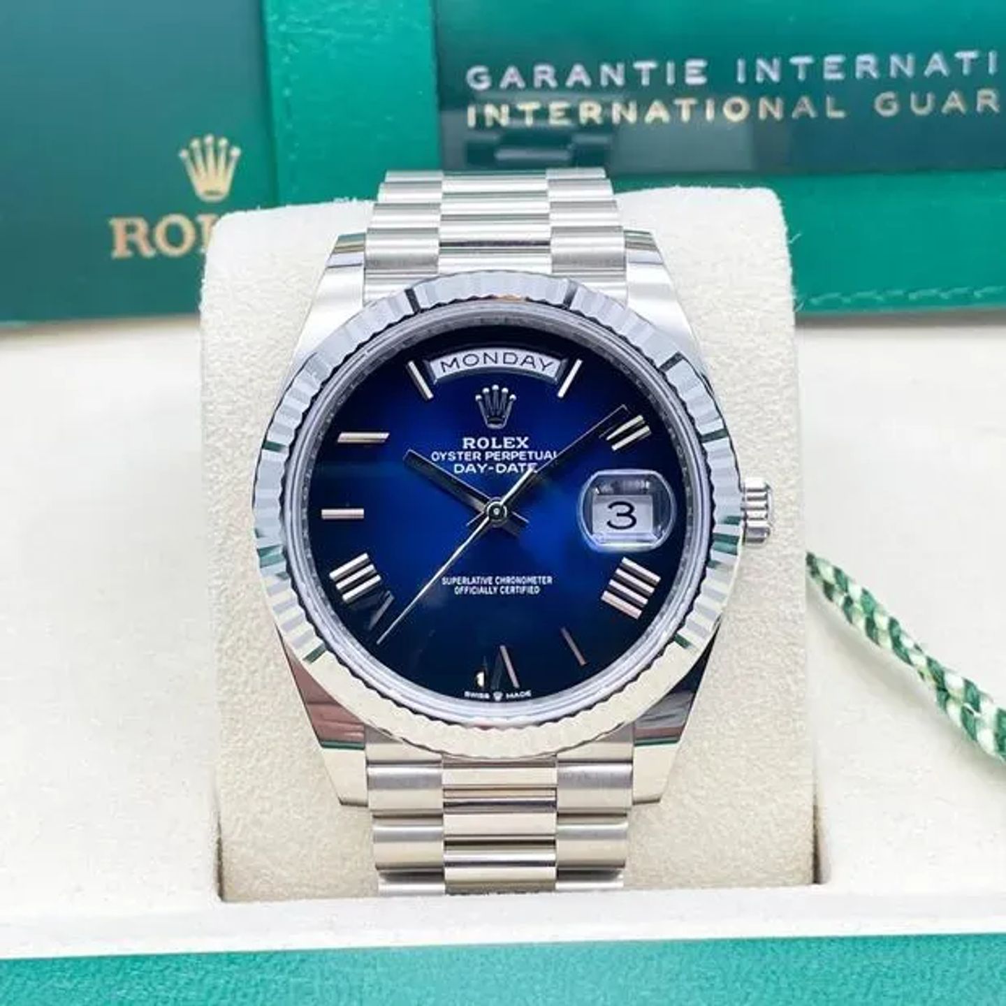 Rolex Day-Date 40 228239 (2024) - Blue dial 40 mm White Gold case (1/5)