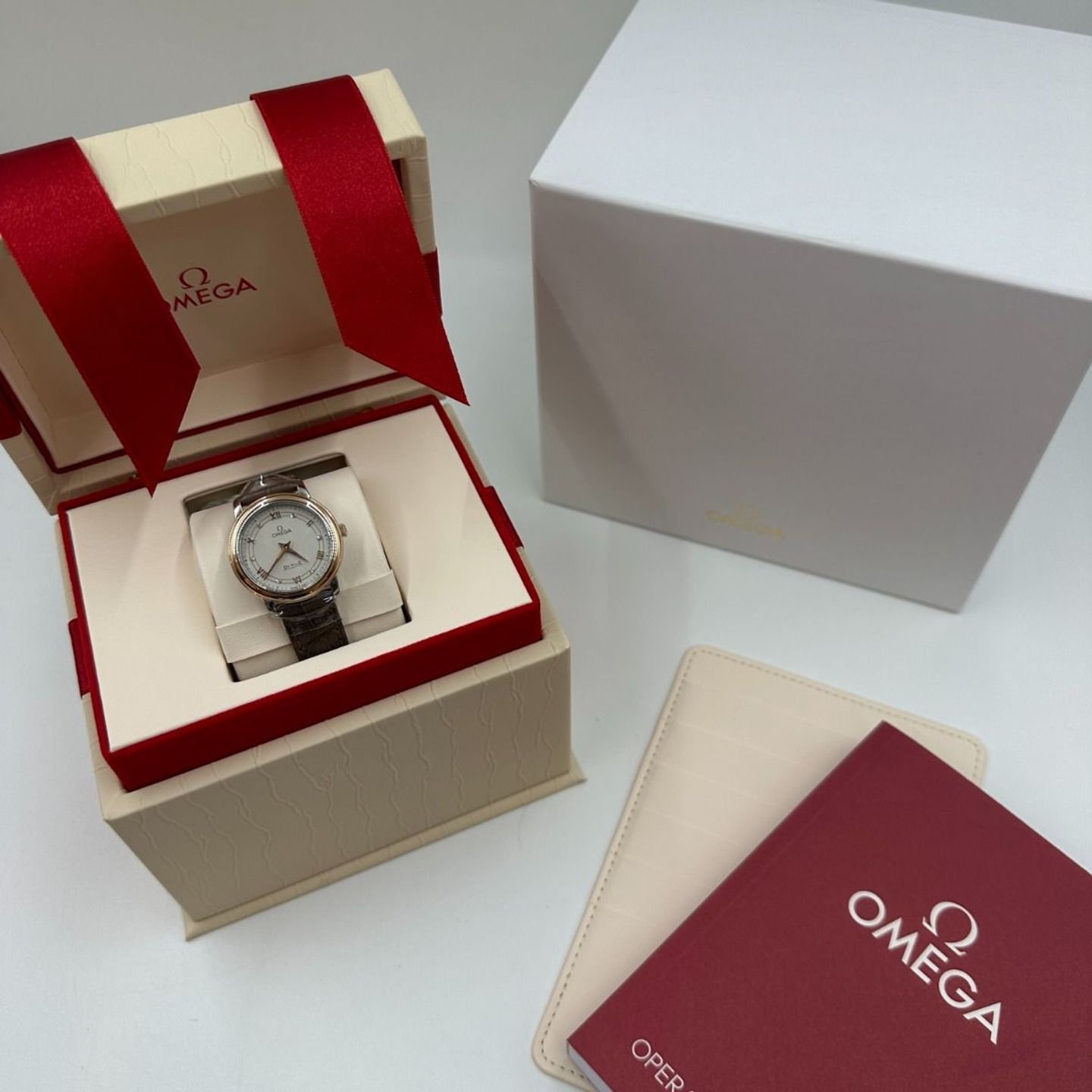 Omega De Ville Prestige 424.23.27.60.52.001 (2024) - Zilver wijzerplaat 27mm Staal (1/8)