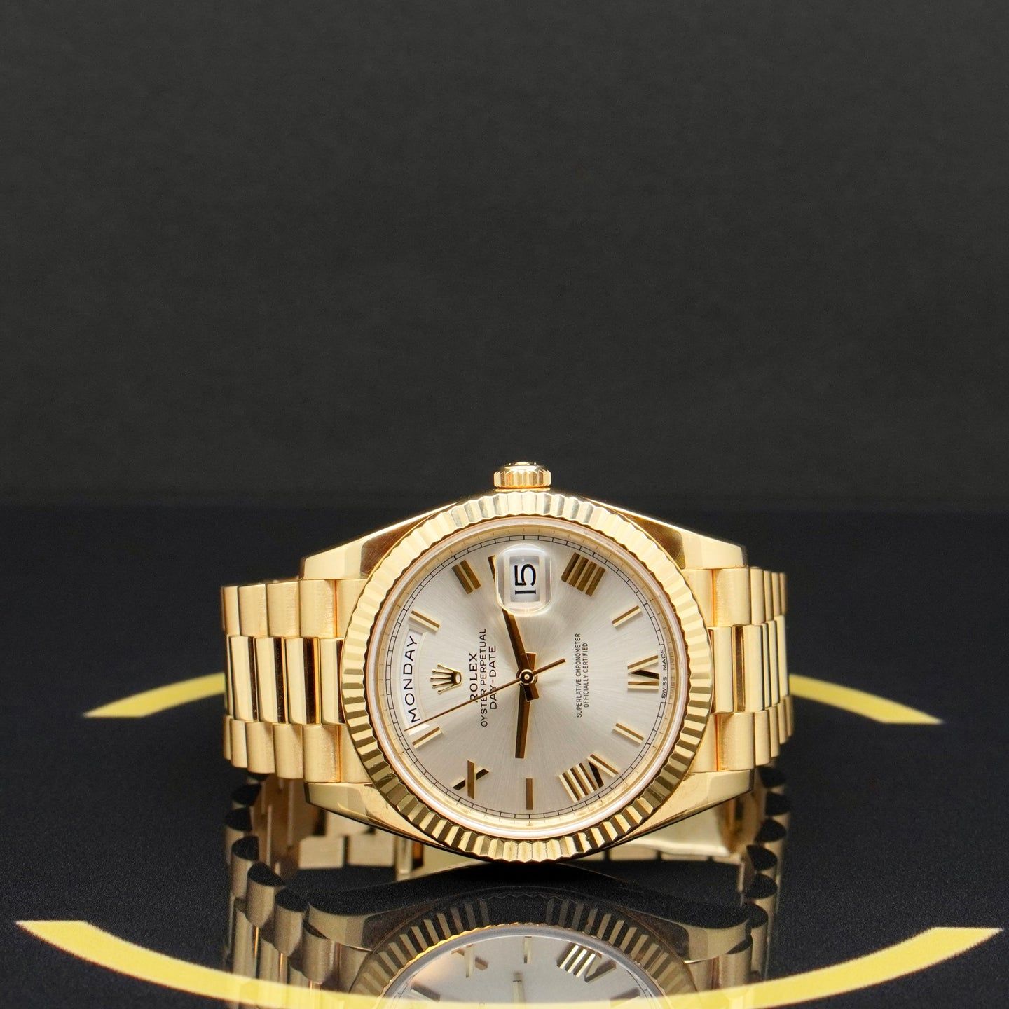 Rolex Day-Date 40 228238 (2019) - Silver dial 40 mm Yellow Gold case (4/7)