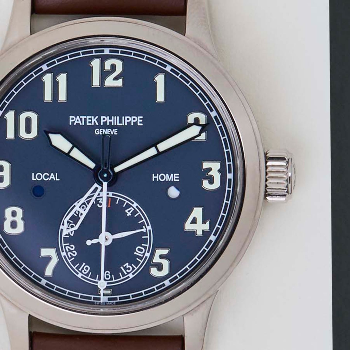 Patek Philippe Calatrava 7234G-001 (2020) - Blue dial 38 mm White Gold case (5/8)