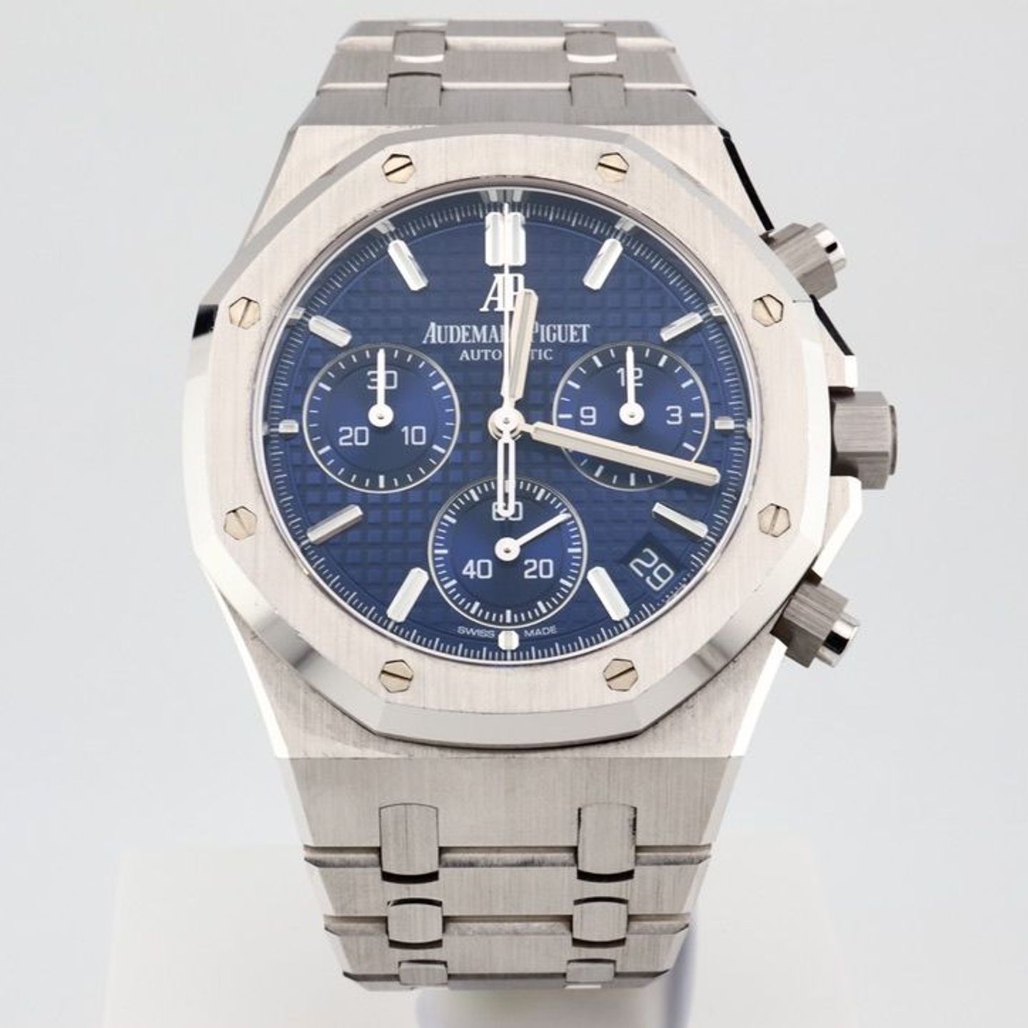 Audemars Piguet Royal Oak Chronograph 26239BC.OO.1220BC.01 (2021) - Blauw wijzerplaat 41mm Witgoud (2/4)