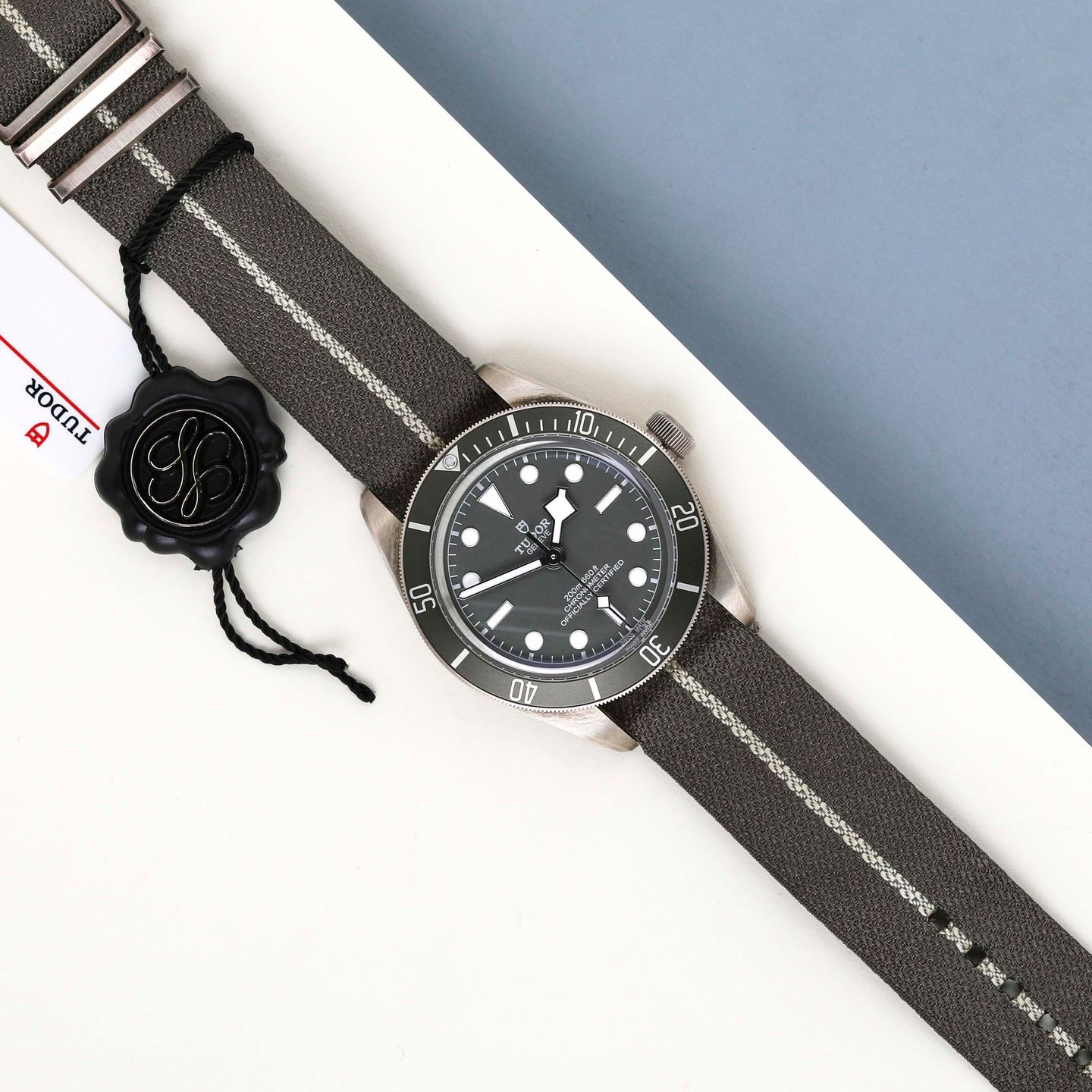 Tudor Black Bay Fifty-Eight 79010SG (2022) - Grey dial 39 mm Silver case (2/7)