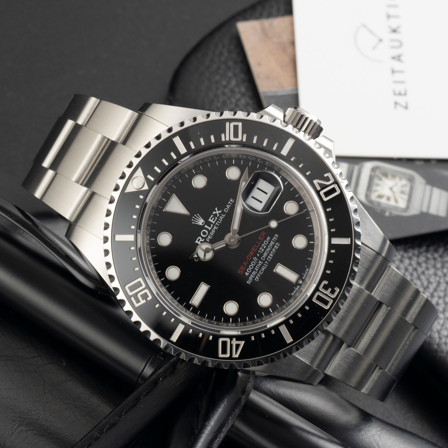 Rolex Sea-Dweller 126600 (Unknown (random serial)) - Black dial 43 mm Steel case (2/8)