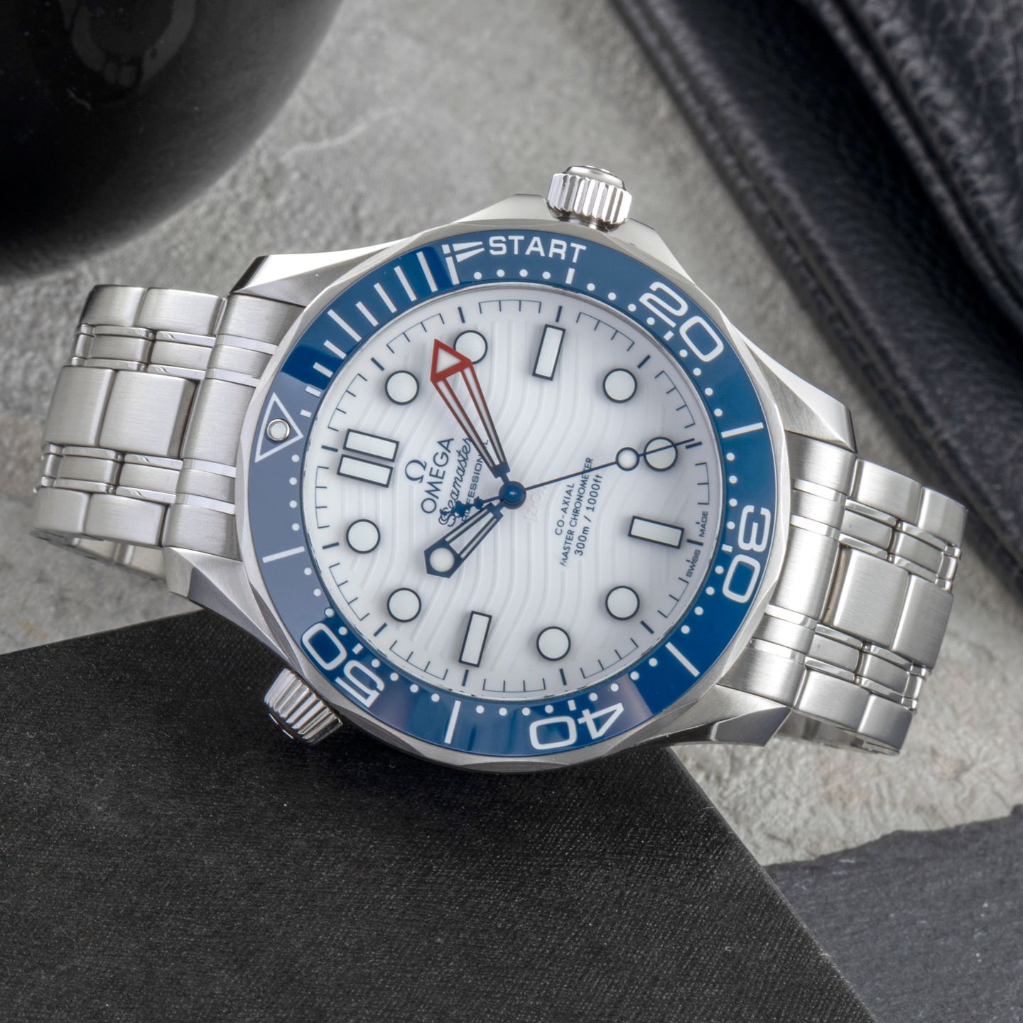 Omega Seamaster Diver 300 M 210.30.42.20.04.002 - (2/8)