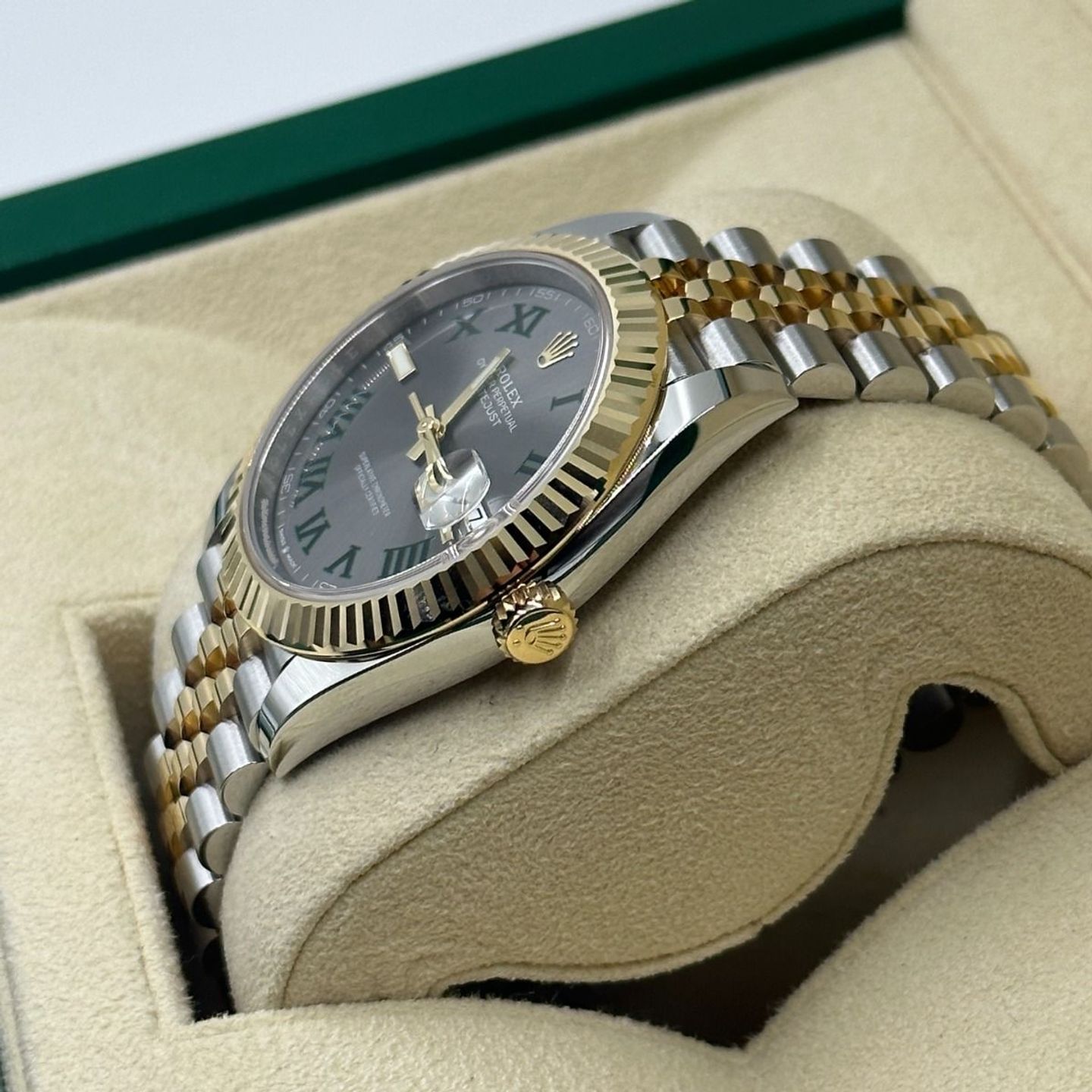 Rolex Datejust 41 126333 (2024) - Grey dial 41 mm Gold/Steel case (6/8)