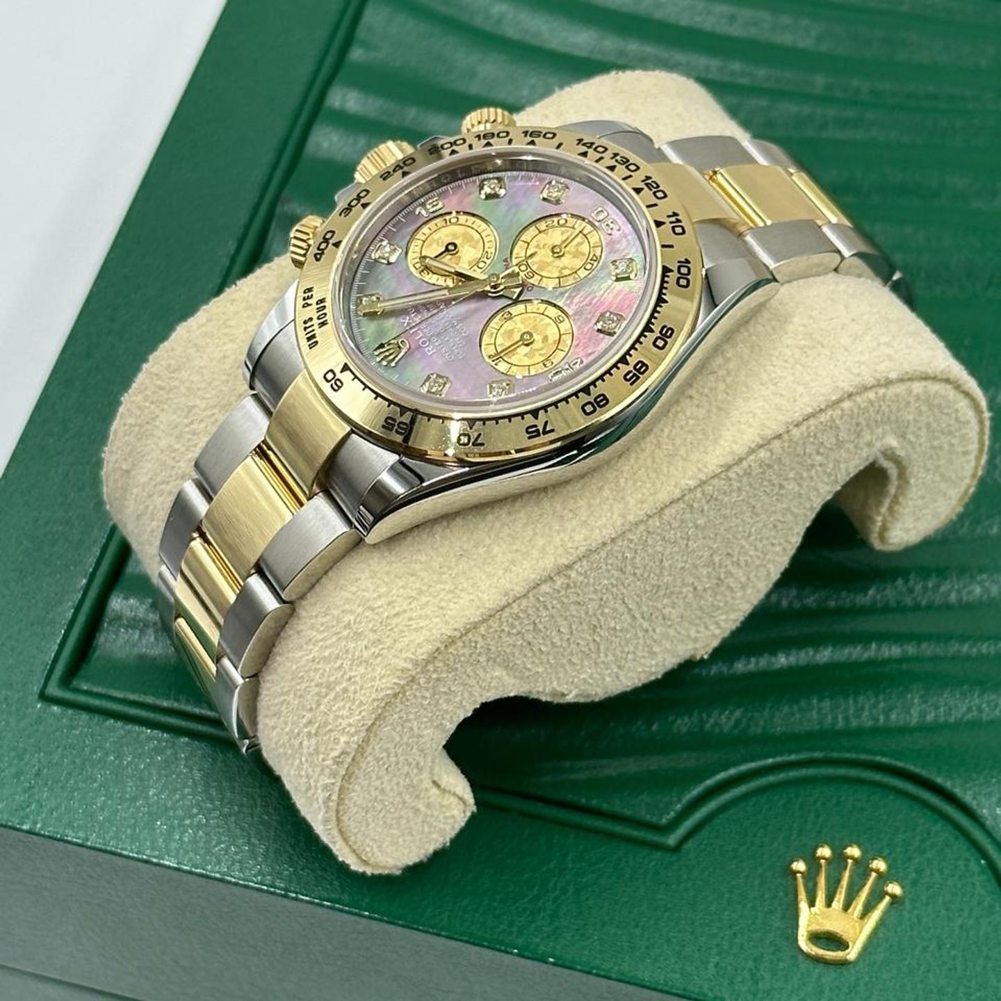 Rolex Daytona 116503 (2021) - Pearl dial 40 mm Gold/Steel case (2/10)