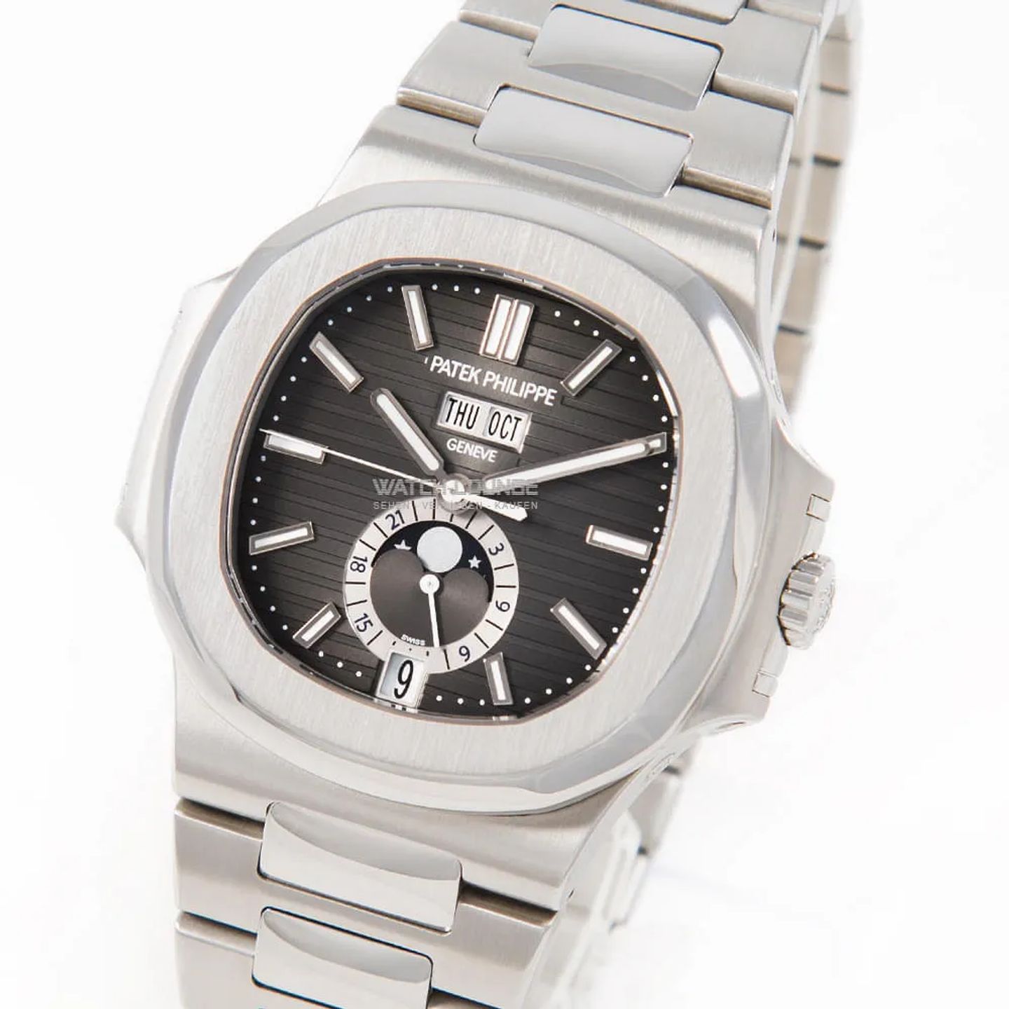 Patek Philippe Nautilus 5726/1A-001 (2015) - Black dial 41 mm Steel case (1/8)