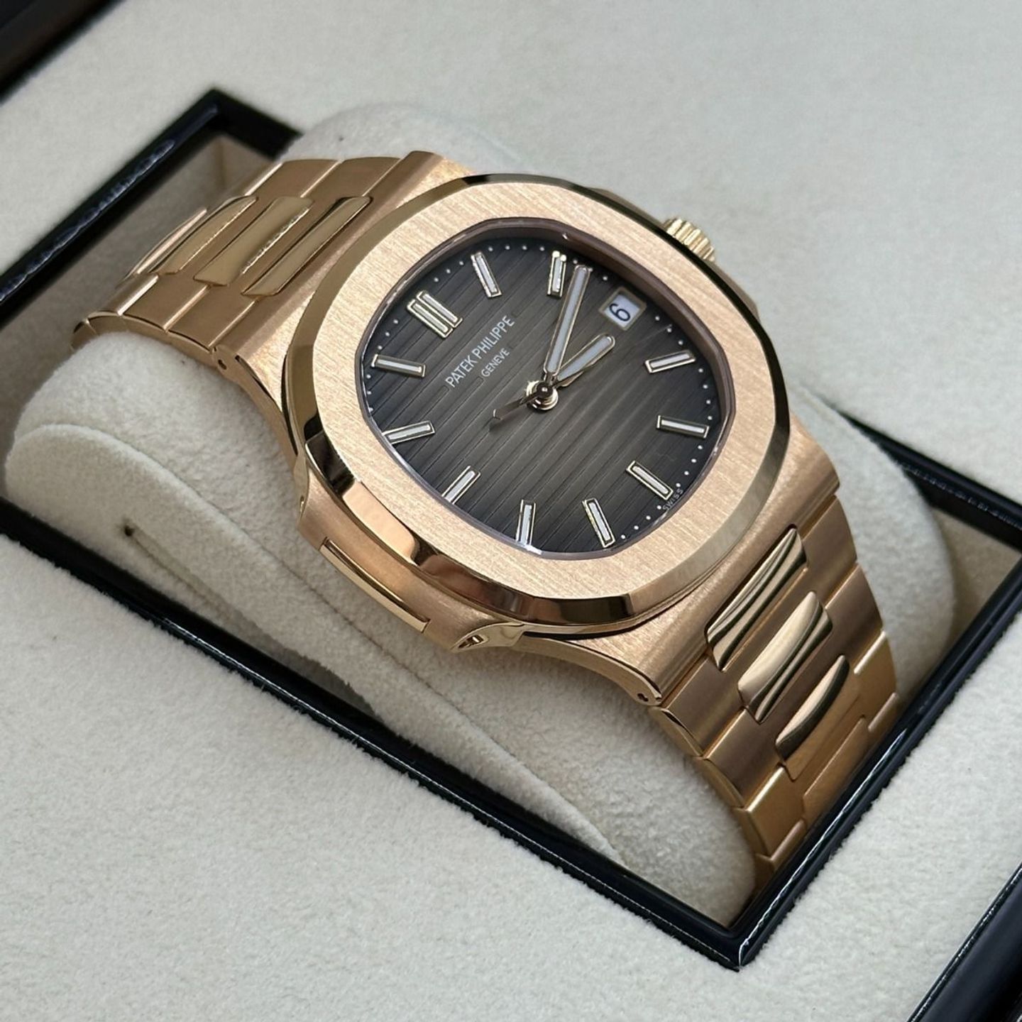 Patek Philippe Nautilus 5711/1R-001 (2021) - Bruin wijzerplaat 40mm Roségoud (7/8)